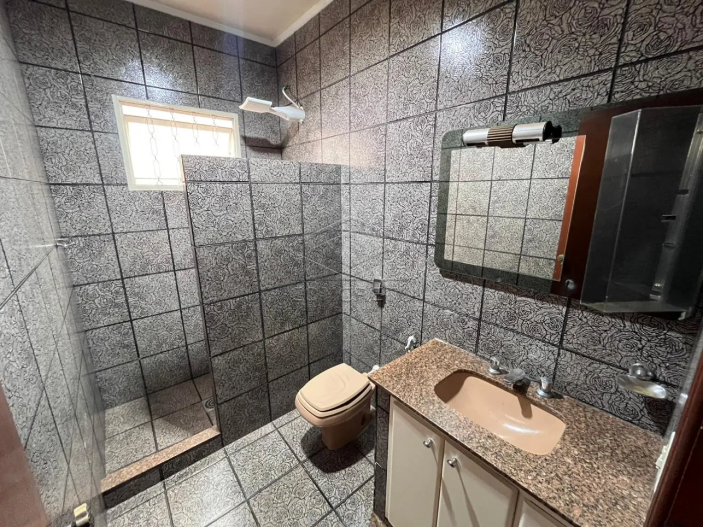 Alugar Casa / Padr&atilde;o em Len&ccedil;&oacute;is Paulista R$ 3.300,00 - Foto 9