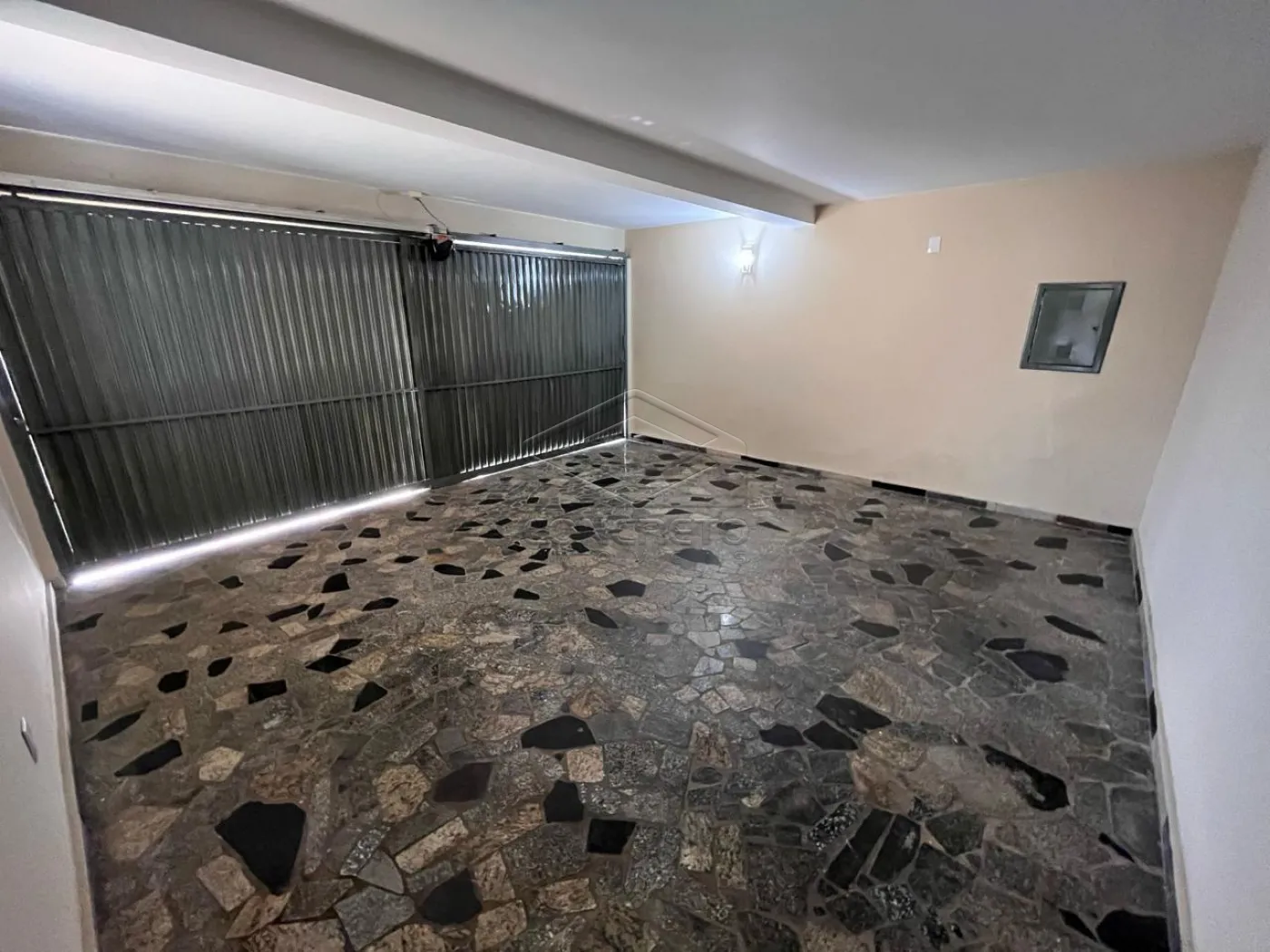 Comprar Casa / Padr&atilde;o em Len&ccedil;&oacute;is Paulista R$ 590.000,00 - Foto 2