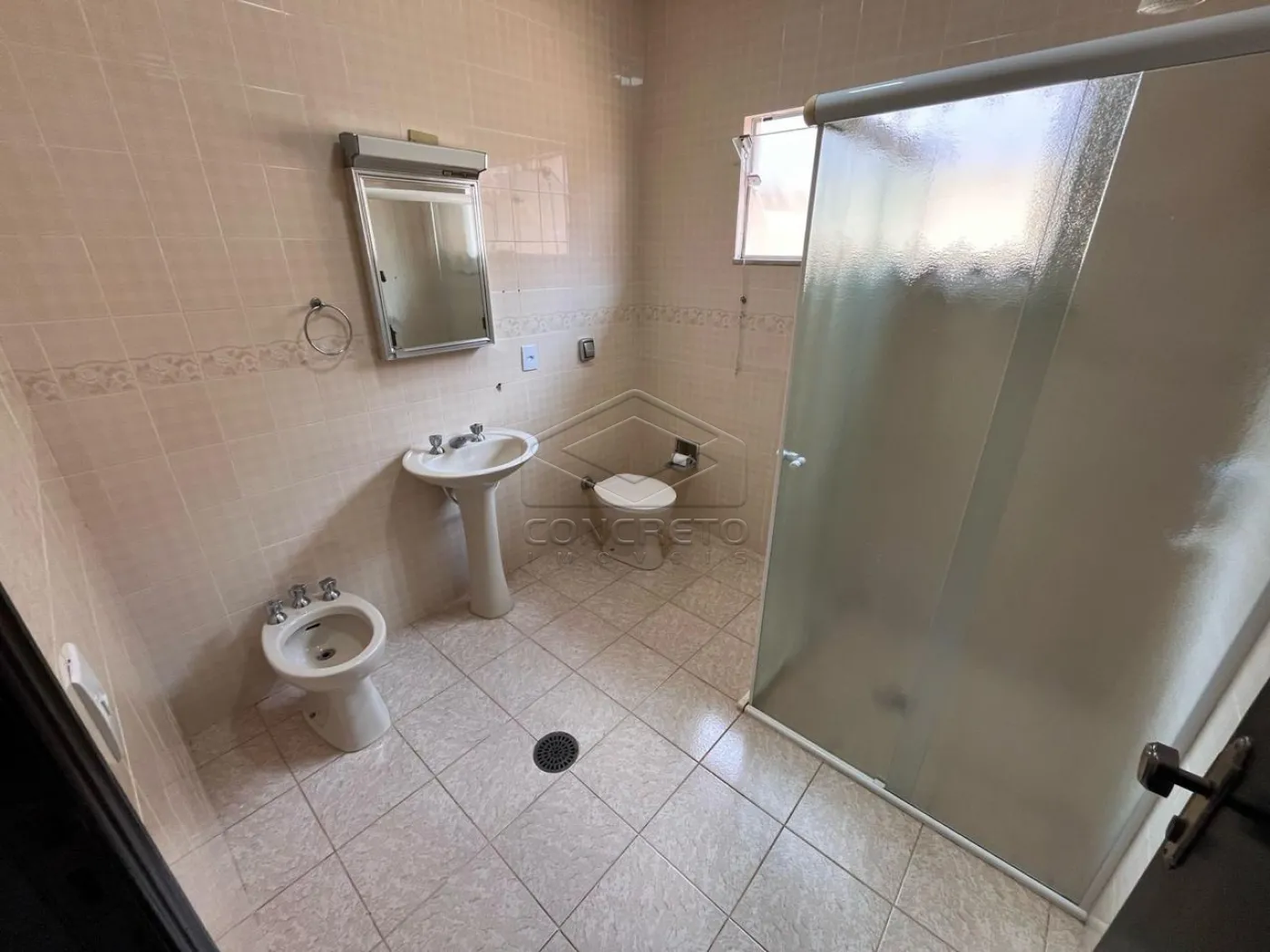 Comprar Casa / Padr&atilde;o em Len&ccedil;&oacute;is Paulista R$ 590.000,00 - Foto 5