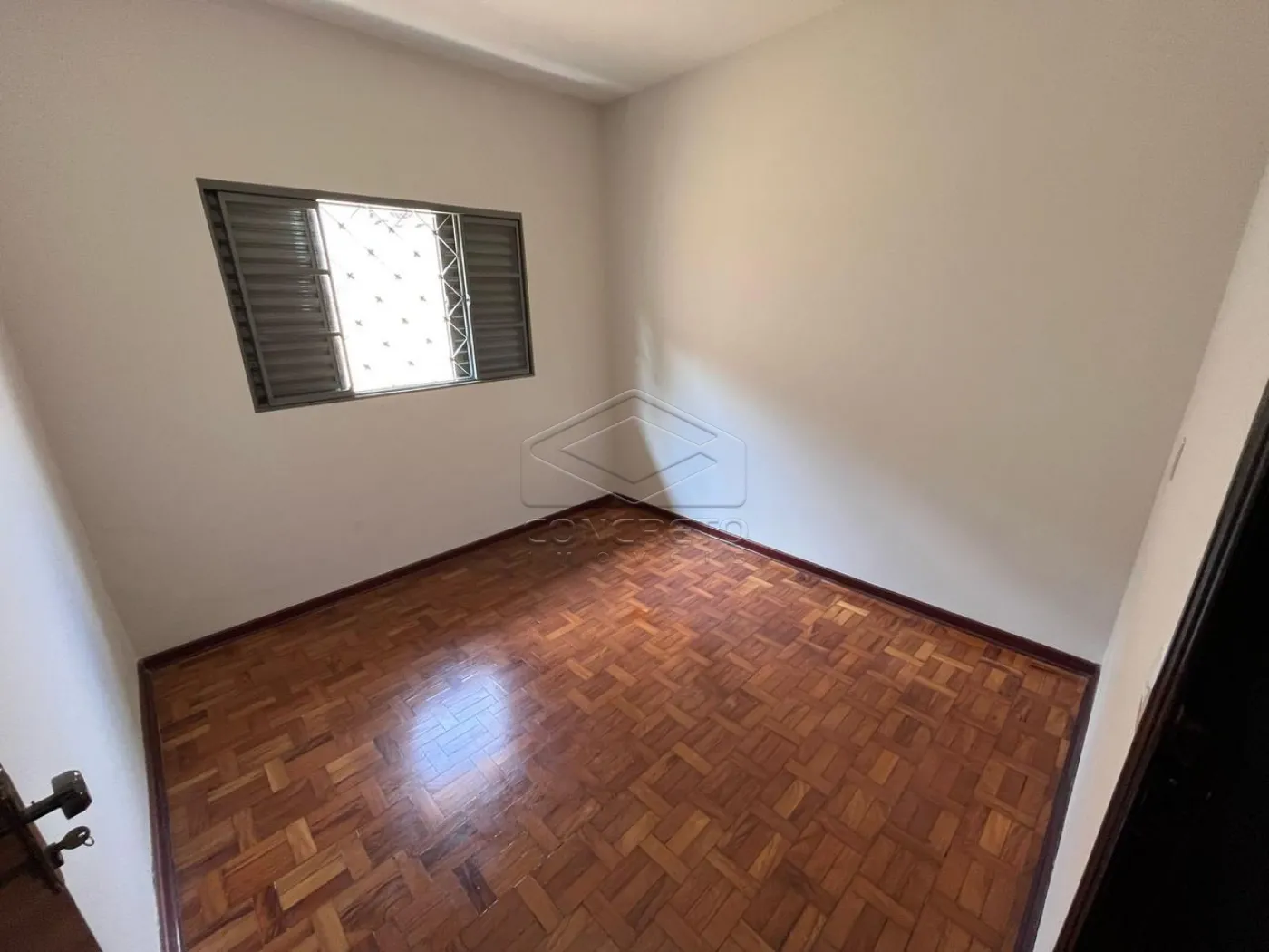 Comprar Casa / Padr&atilde;o em Len&ccedil;&oacute;is Paulista R$ 590.000,00 - Foto 6