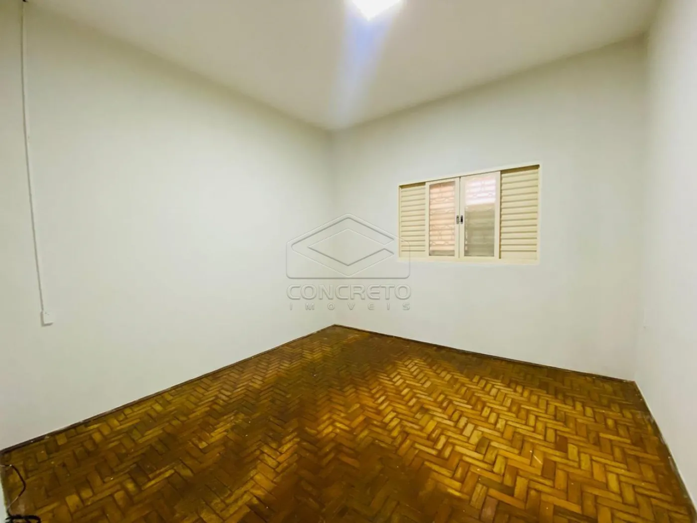 Alugar Casa / Padr&atilde;o em Len&ccedil;&oacute;is Paulista R$ 2.000,00 - Foto 1