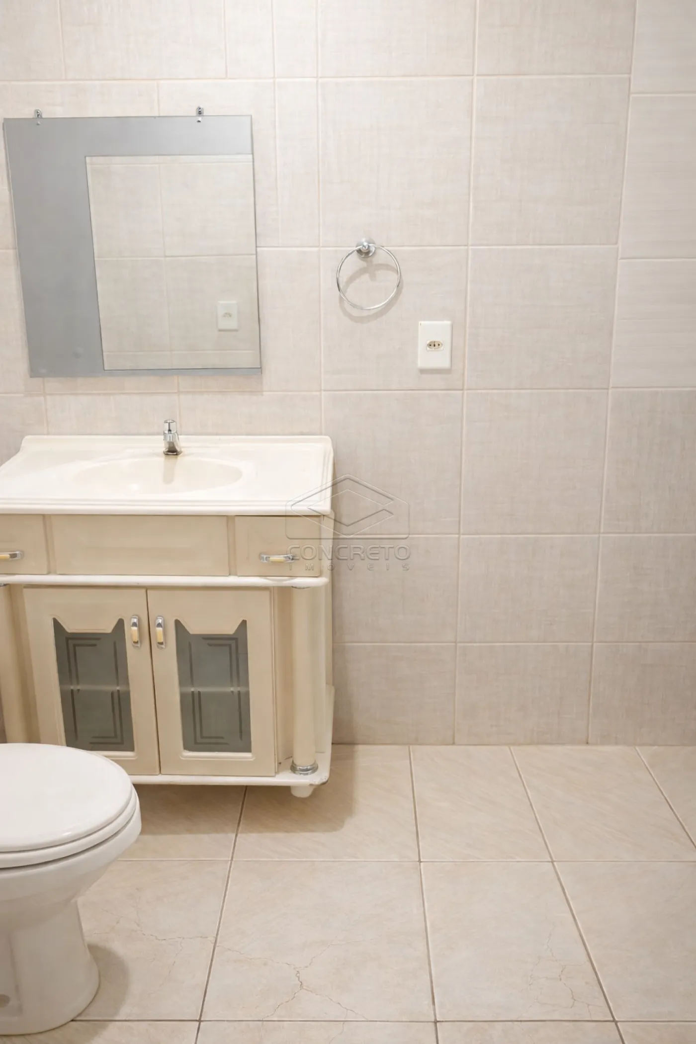 Alugar Casa / Padr&atilde;o em Len&ccedil;&oacute;is Paulista R$ 1.650,00 - Foto 3