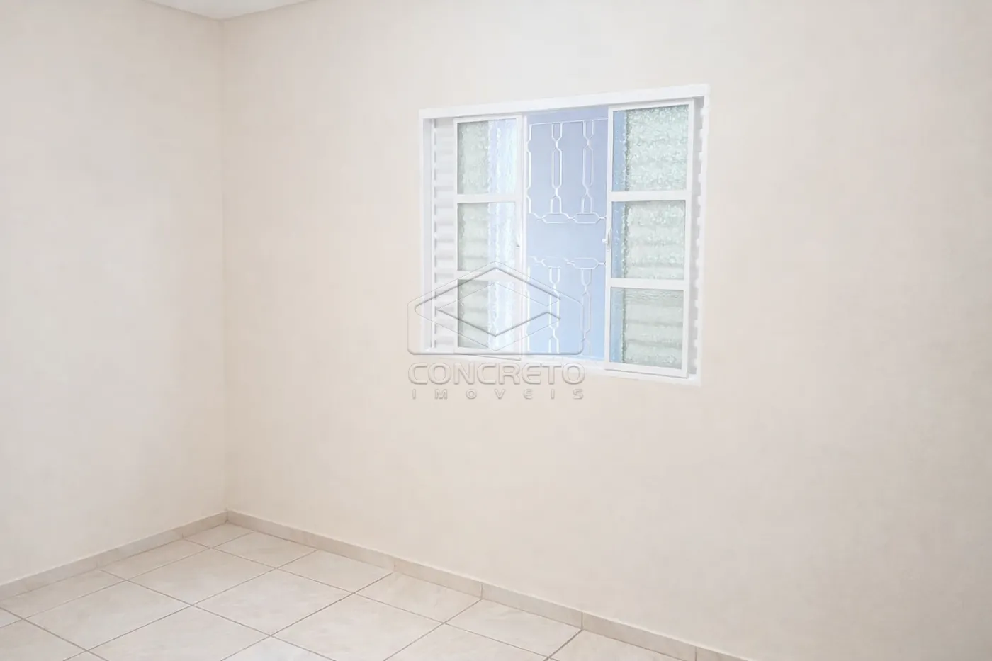 Alugar Casa / Padr&atilde;o em Len&ccedil;&oacute;is Paulista R$ 1.650,00 - Foto 4