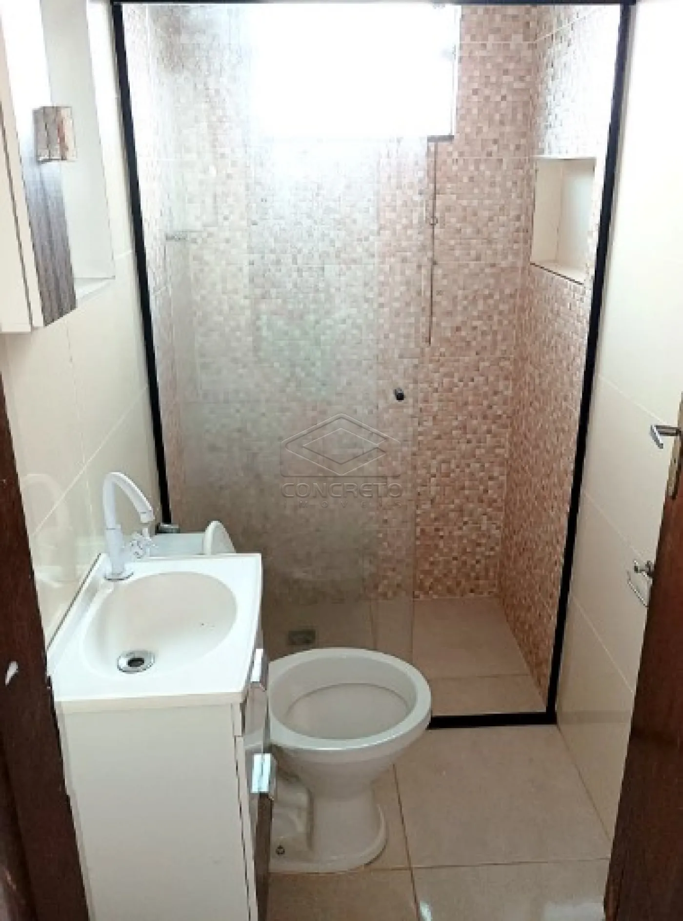 Alugar Casa / Padr&atilde;o em Len&ccedil;&oacute;is Paulista R$ 1.650,00 - Foto 13