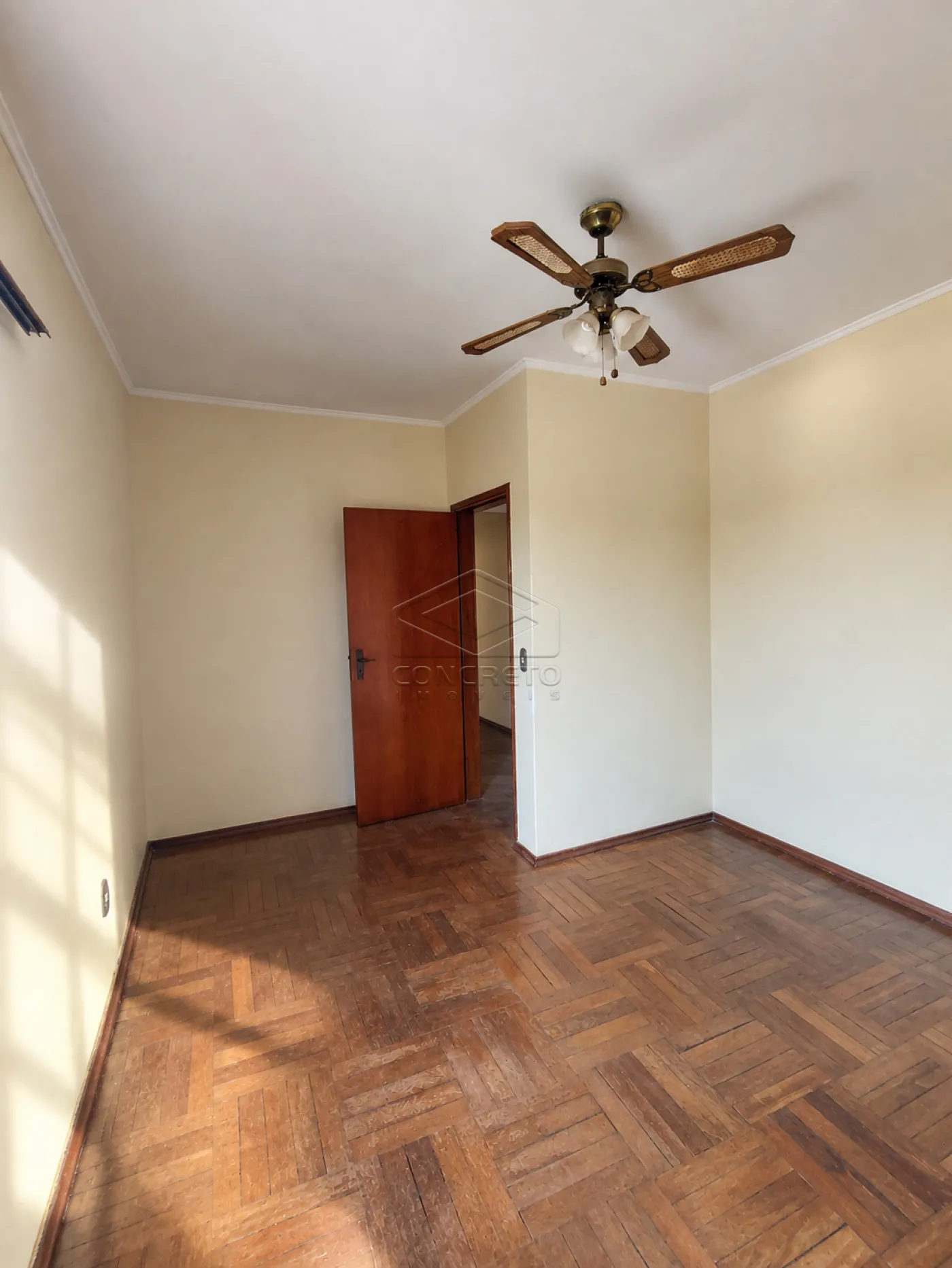 Alugar Casa / Padr&atilde;o em Len&ccedil;&oacute;is Paulista R$ 4.000,00 - Foto 3