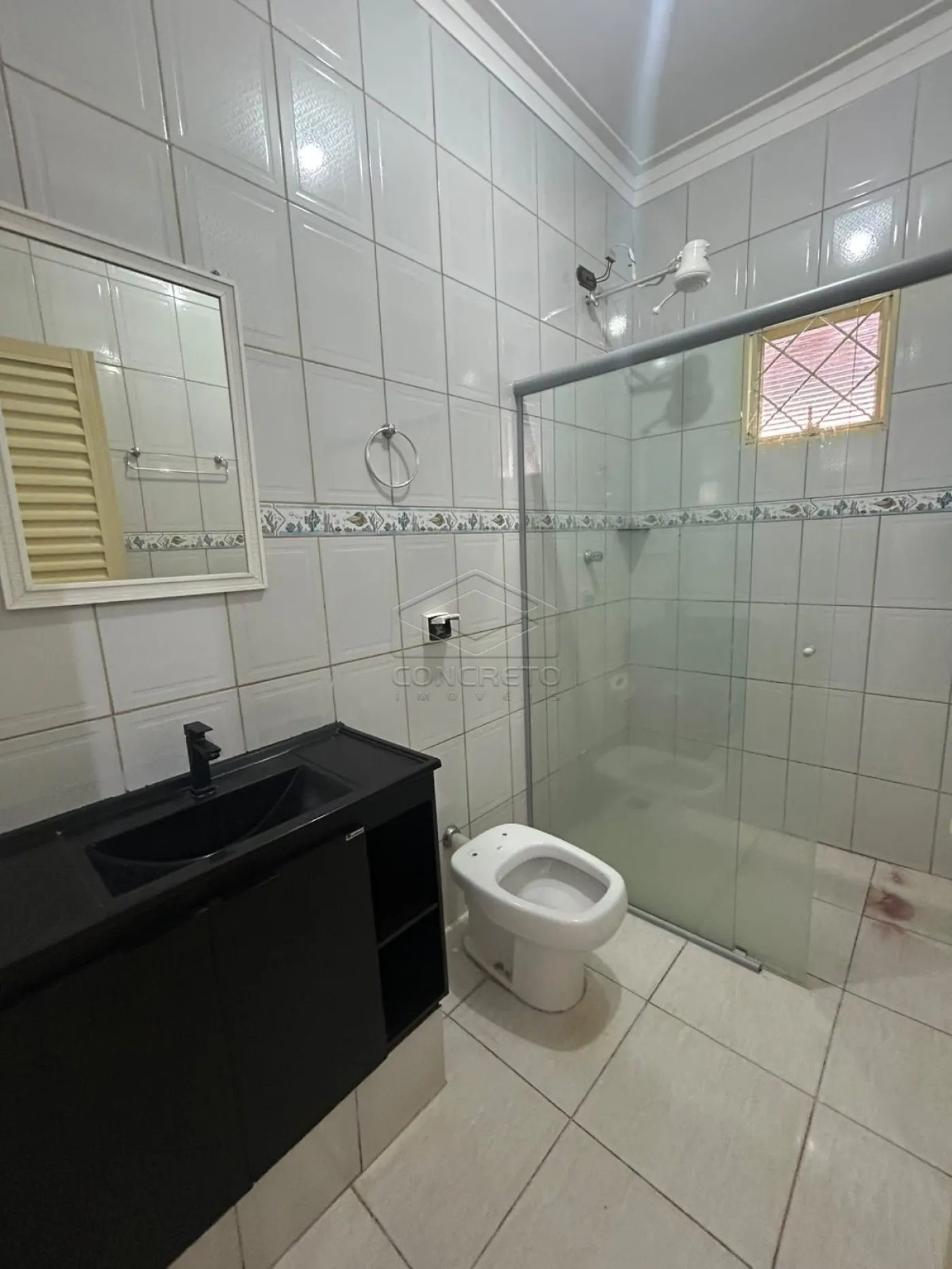 Alugar Casa / Padr&atilde;o em Len&ccedil;&oacute;is Paulista R$ 2.000,00 - Foto 3