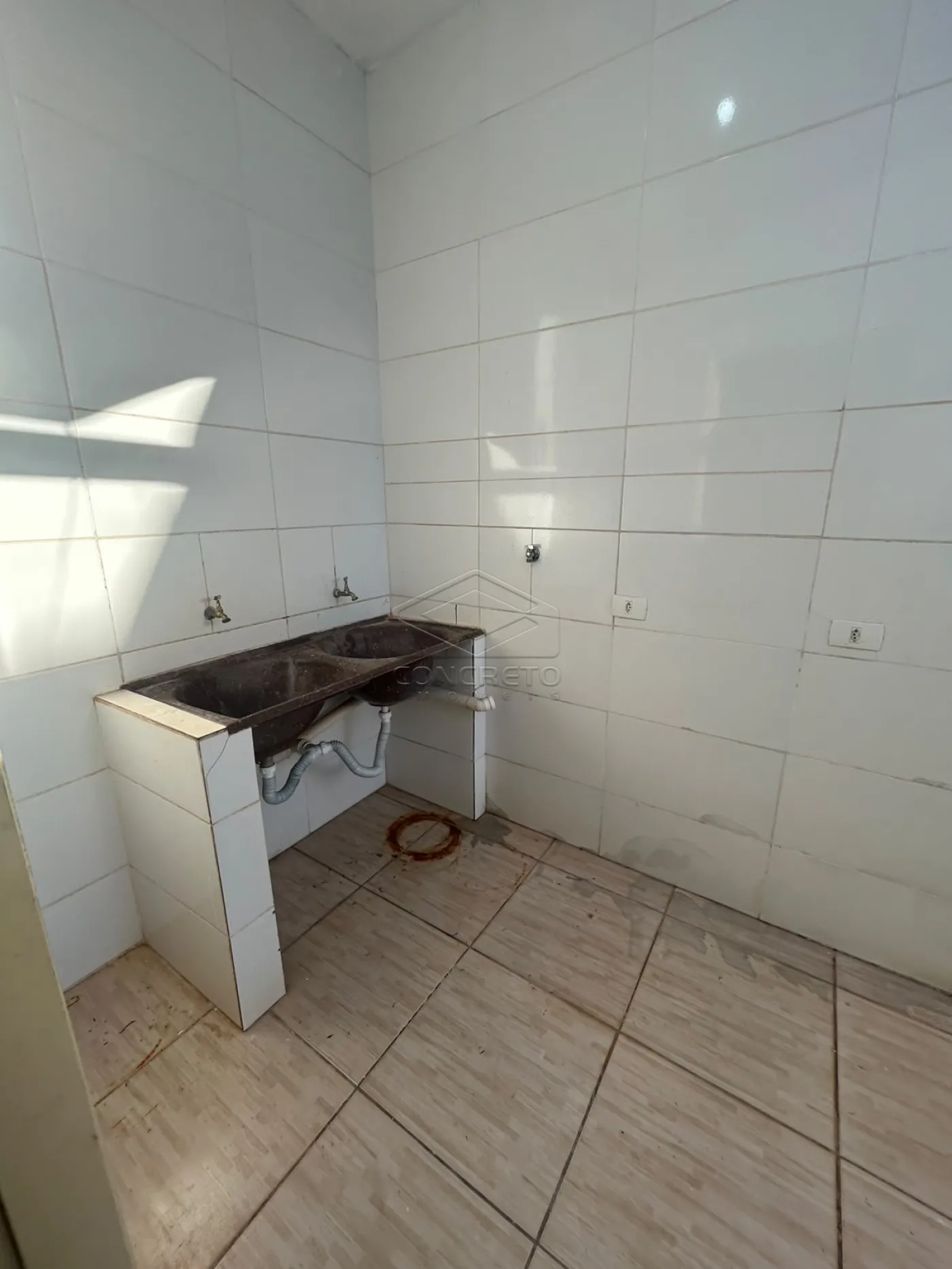 Alugar Casa / Padr&atilde;o em Len&ccedil;&oacute;is Paulista R$ 2.000,00 - Foto 5