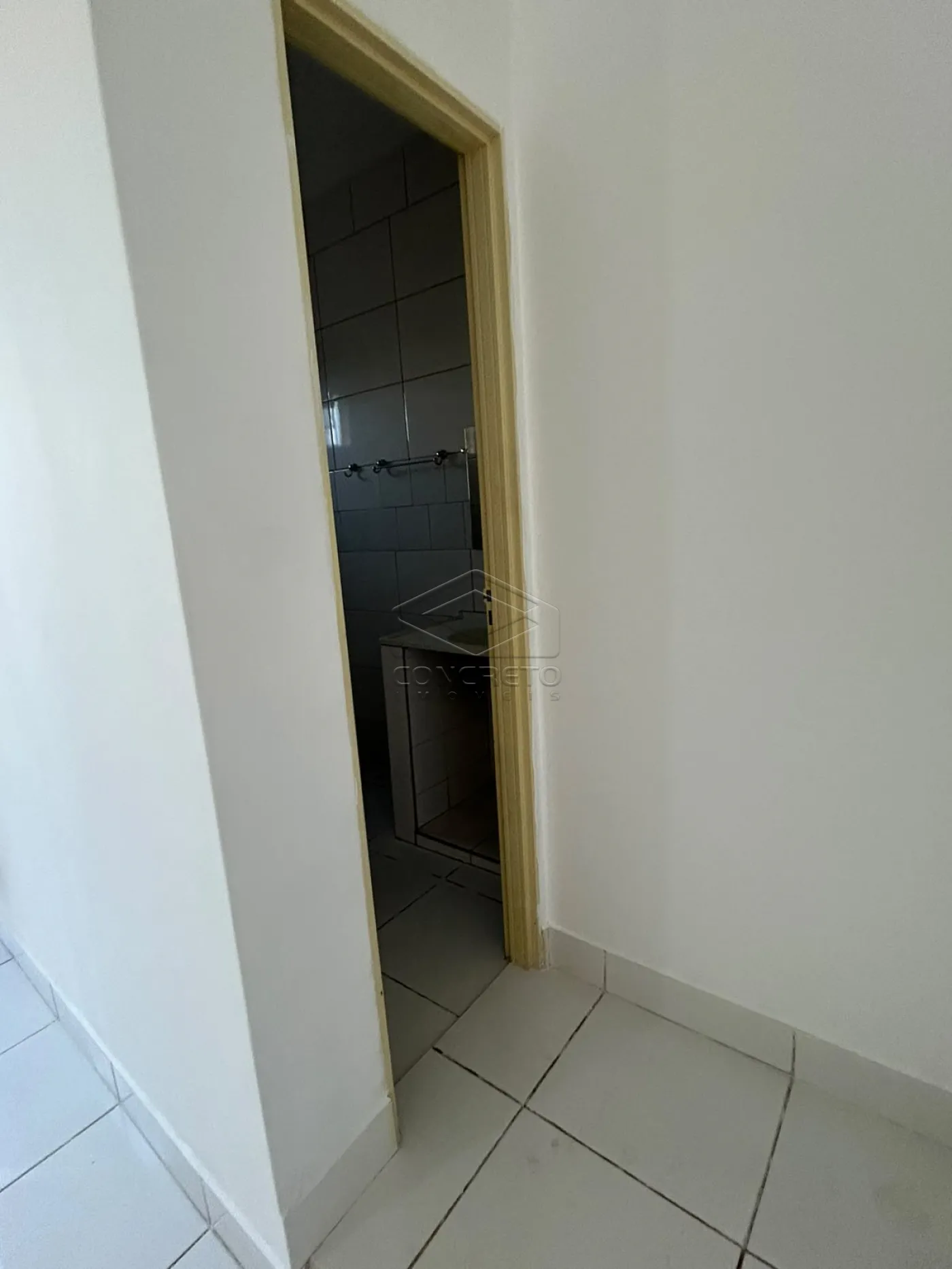 Alugar Casa / Padr&atilde;o em Len&ccedil;&oacute;is Paulista R$ 2.000,00 - Foto 9