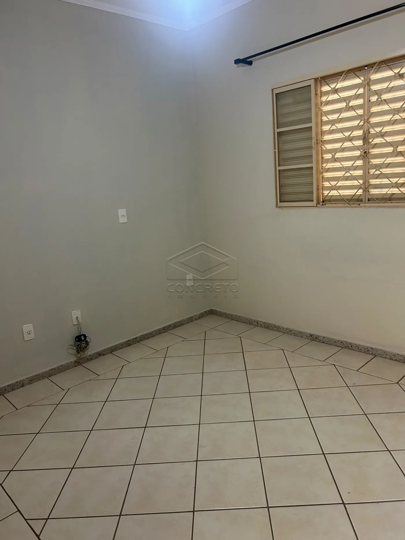 Alugar Casa / Padr&atilde;o em Len&ccedil;&oacute;is Paulista R$ 2.900,00 - Foto 14