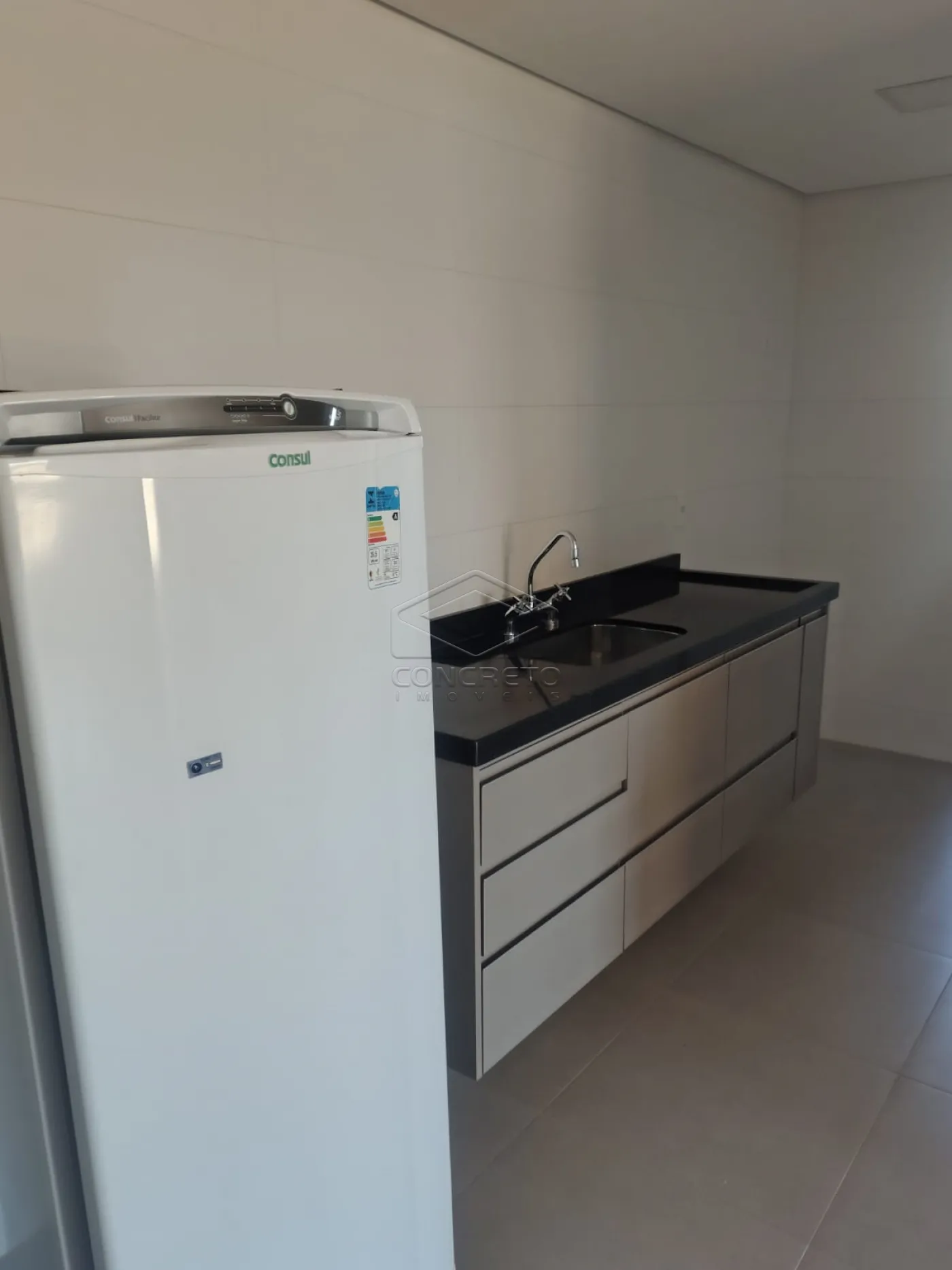 Alugar Apartamento / Padr&atilde;o em Len&ccedil;&oacute;is Paulista R$ 2.800,00 - Foto 1