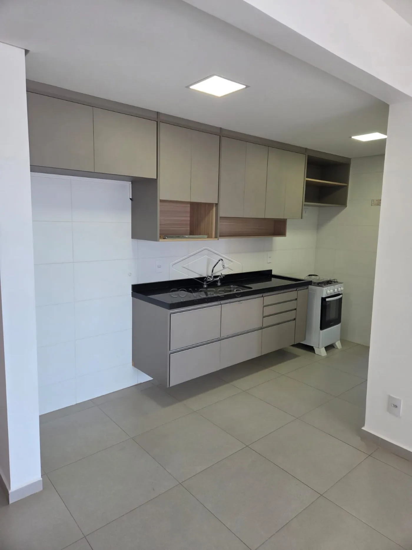 Alugar Apartamento / Padr&atilde;o em Len&ccedil;&oacute;is Paulista R$ 3.000,00 - Foto 3