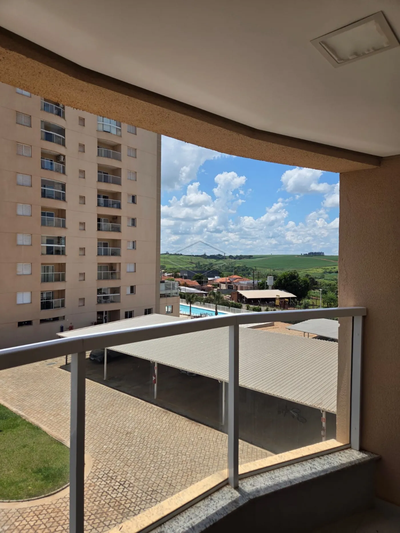 Alugar Apartamento / Padr&atilde;o em Len&ccedil;&oacute;is Paulista R$ 3.000,00 - Foto 4