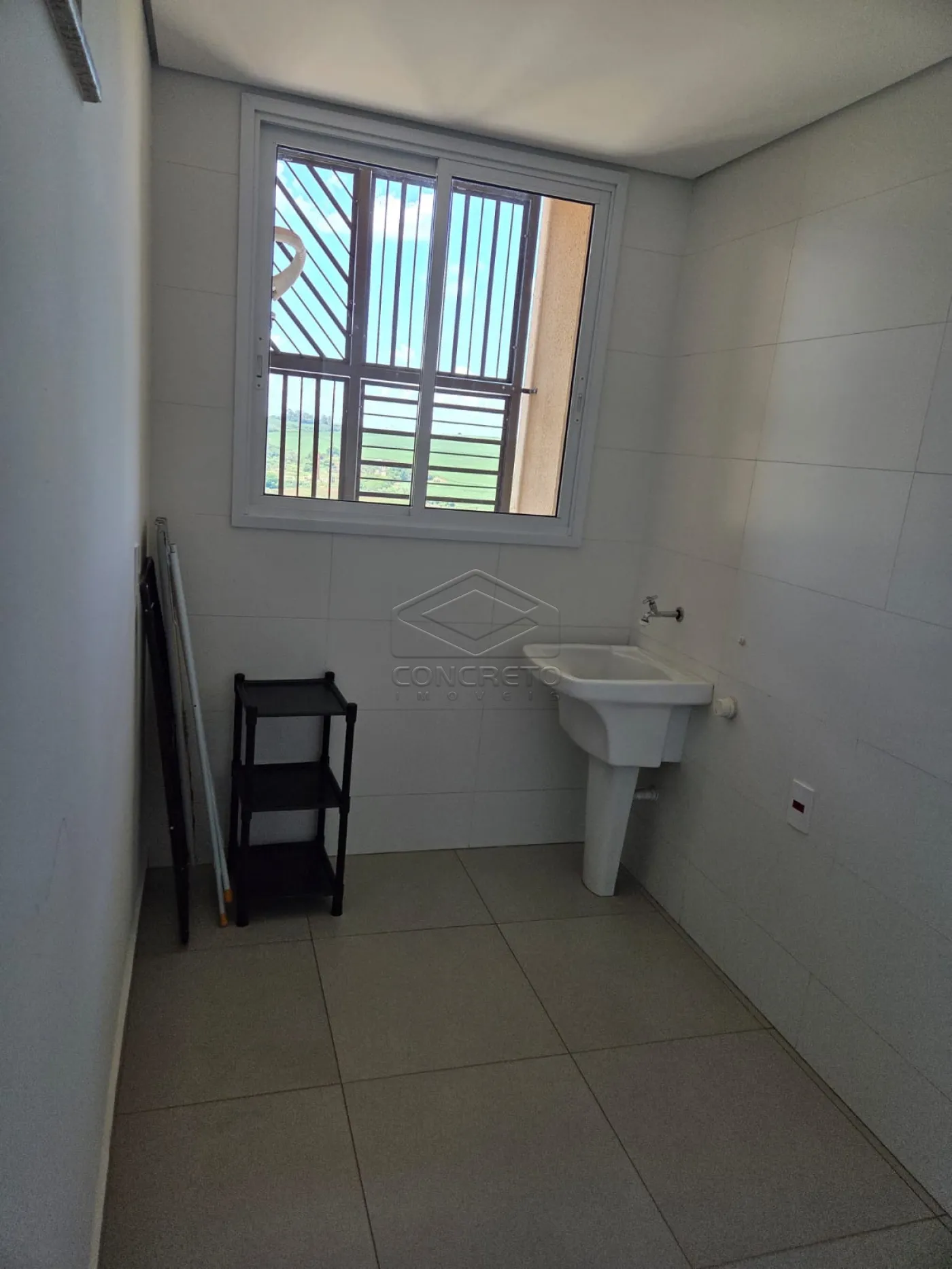Alugar Apartamento / Padr&atilde;o em Len&ccedil;&oacute;is Paulista R$ 2.800,00 - Foto 2