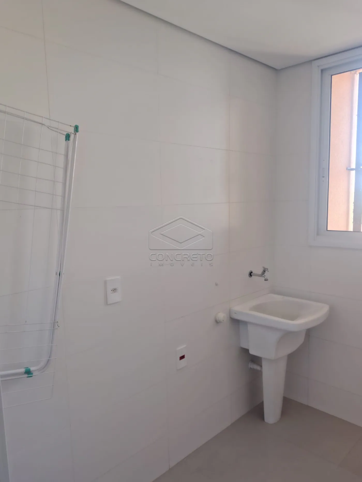 Alugar Apartamento / Padr&atilde;o em Len&ccedil;&oacute;is Paulista R$ 2.800,00 - Foto 3
