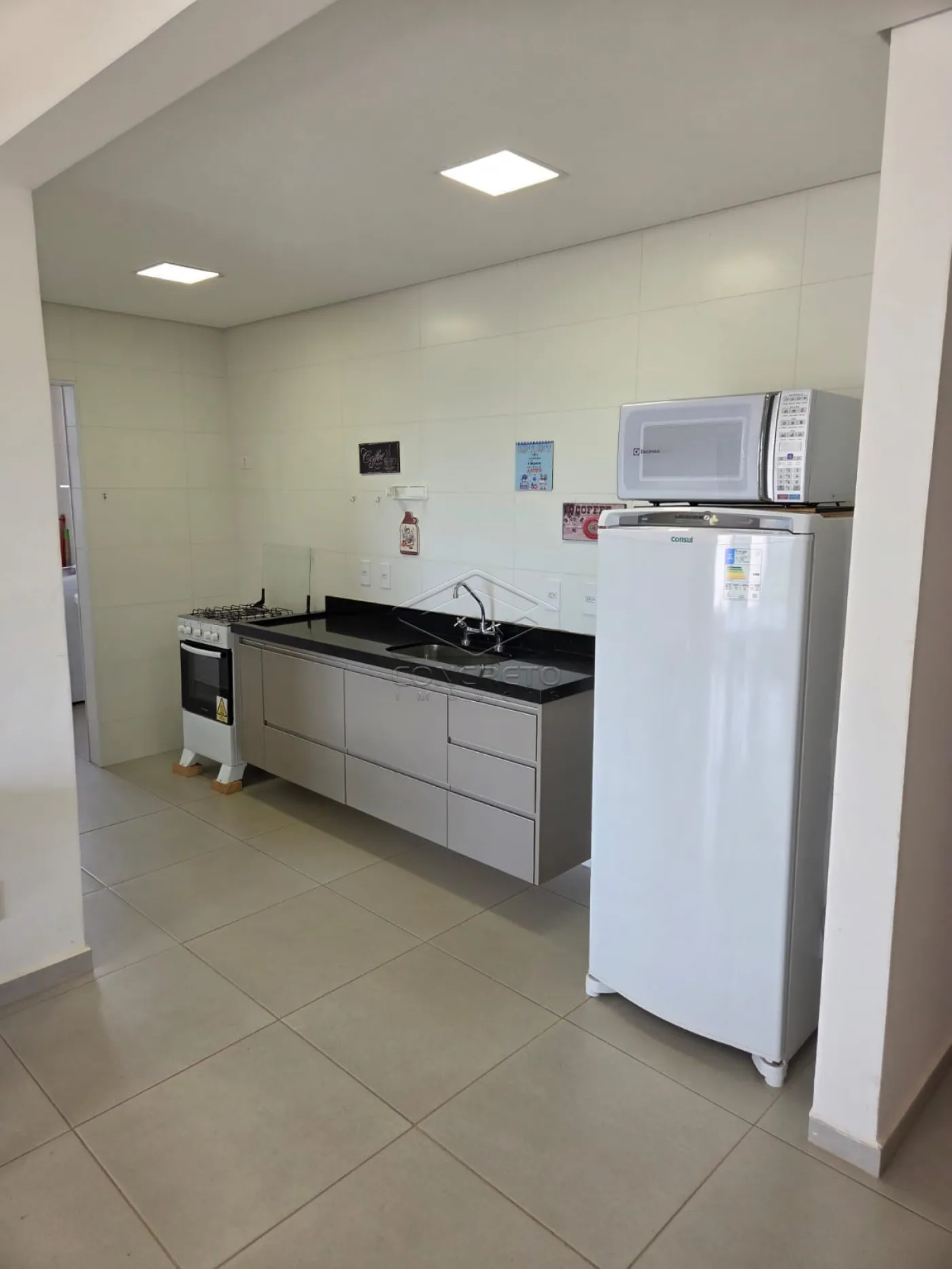Alugar Apartamento / Padr&atilde;o em Len&ccedil;&oacute;is Paulista R$ 2.800,00 - Foto 3