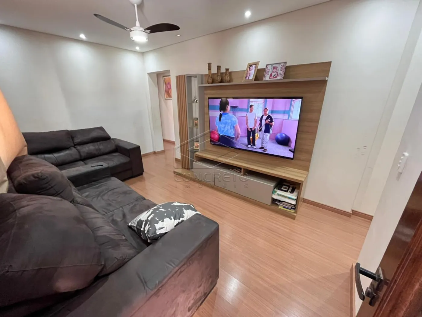 Comprar Casa / Padr&atilde;o em Len&ccedil;&oacute;is Paulista R$ 450.000,00 - Foto 5