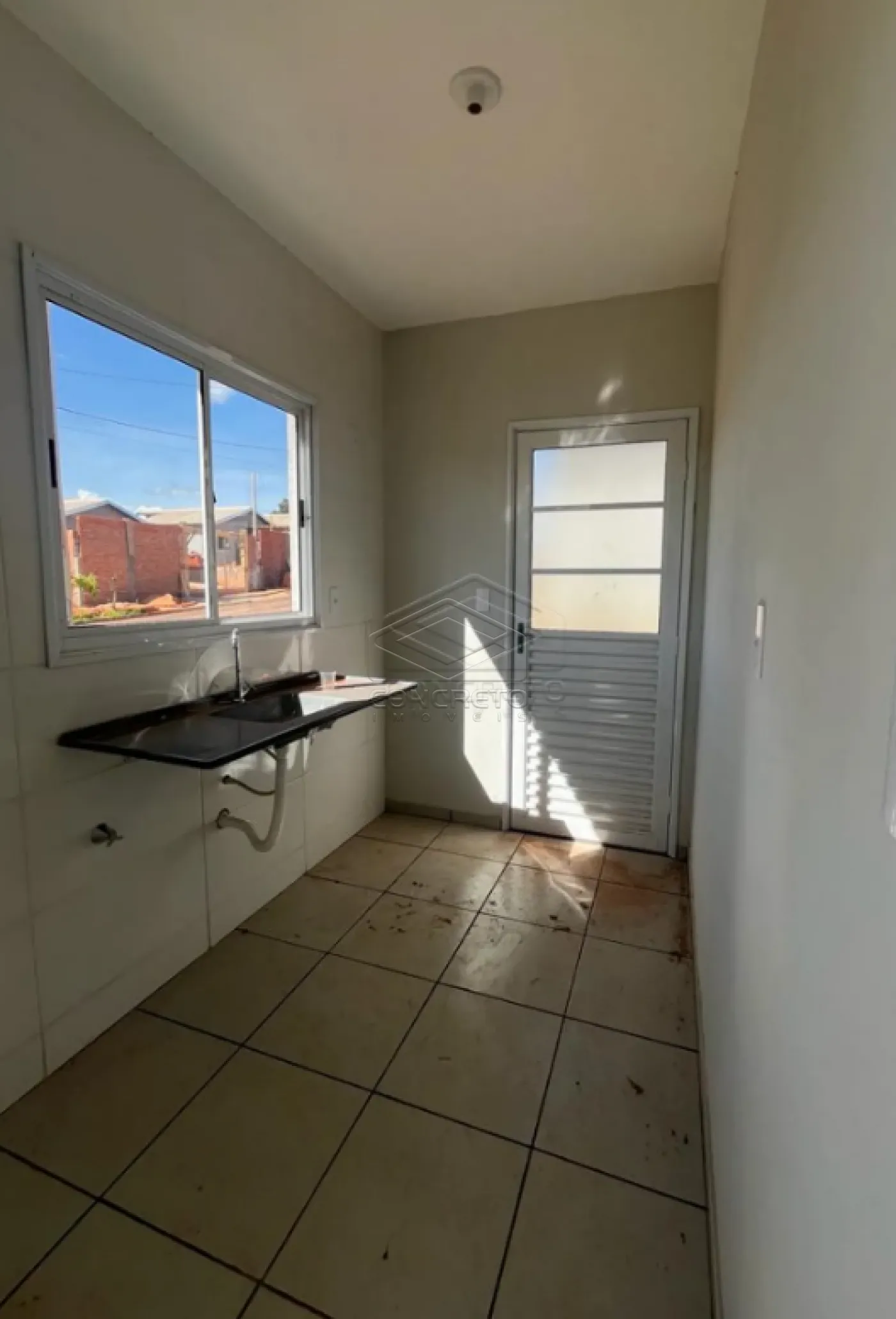 Alugar Casa / Padr&atilde;o em Len&ccedil;&oacute;is Paulista R$ 1.400,00 - Foto 3