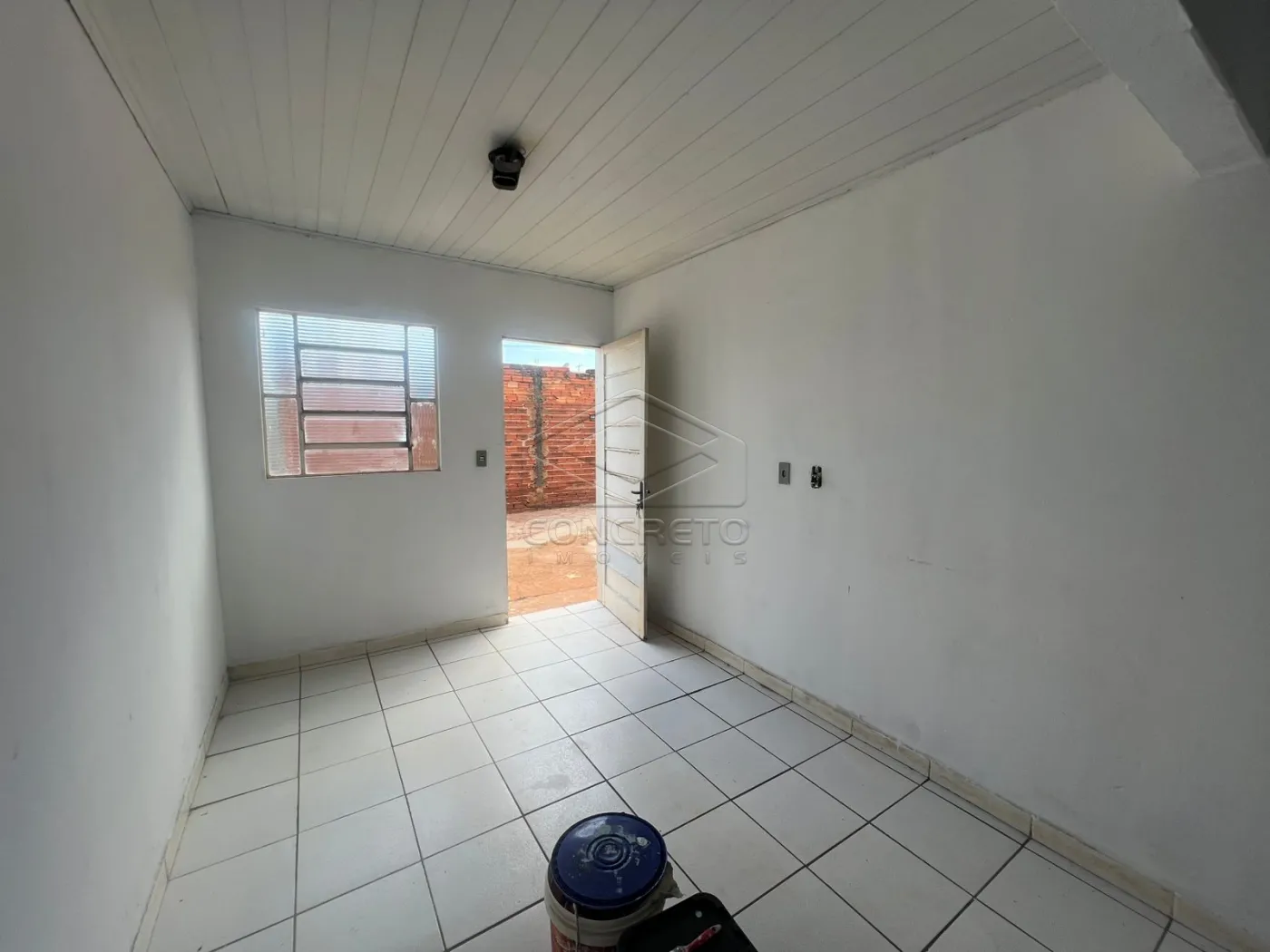 Comprar Casa / Padr&atilde;o em Len&ccedil;&oacute;is Paulista R$ 225.000,00 - Foto 4