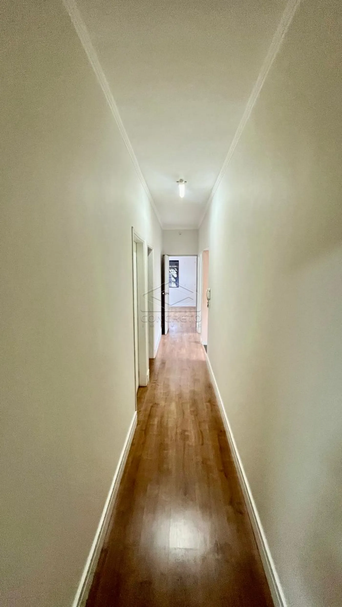 Comprar Casa / Padr&atilde;o em Len&ccedil;&oacute;is Paulista R$ 1.100.000,00 - Foto 3