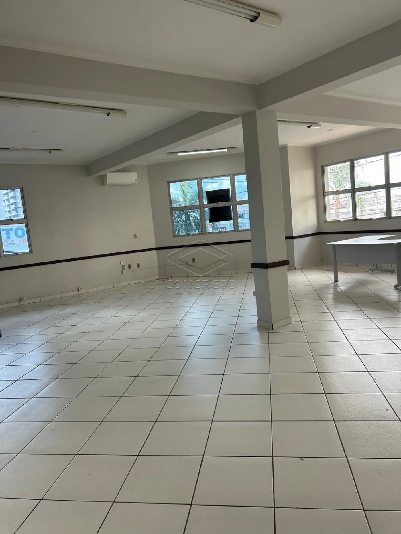 Alugar Comercial / Sala comercial em Len&ccedil;&oacute;is Paulista R$ 3.500,00 - Foto 1