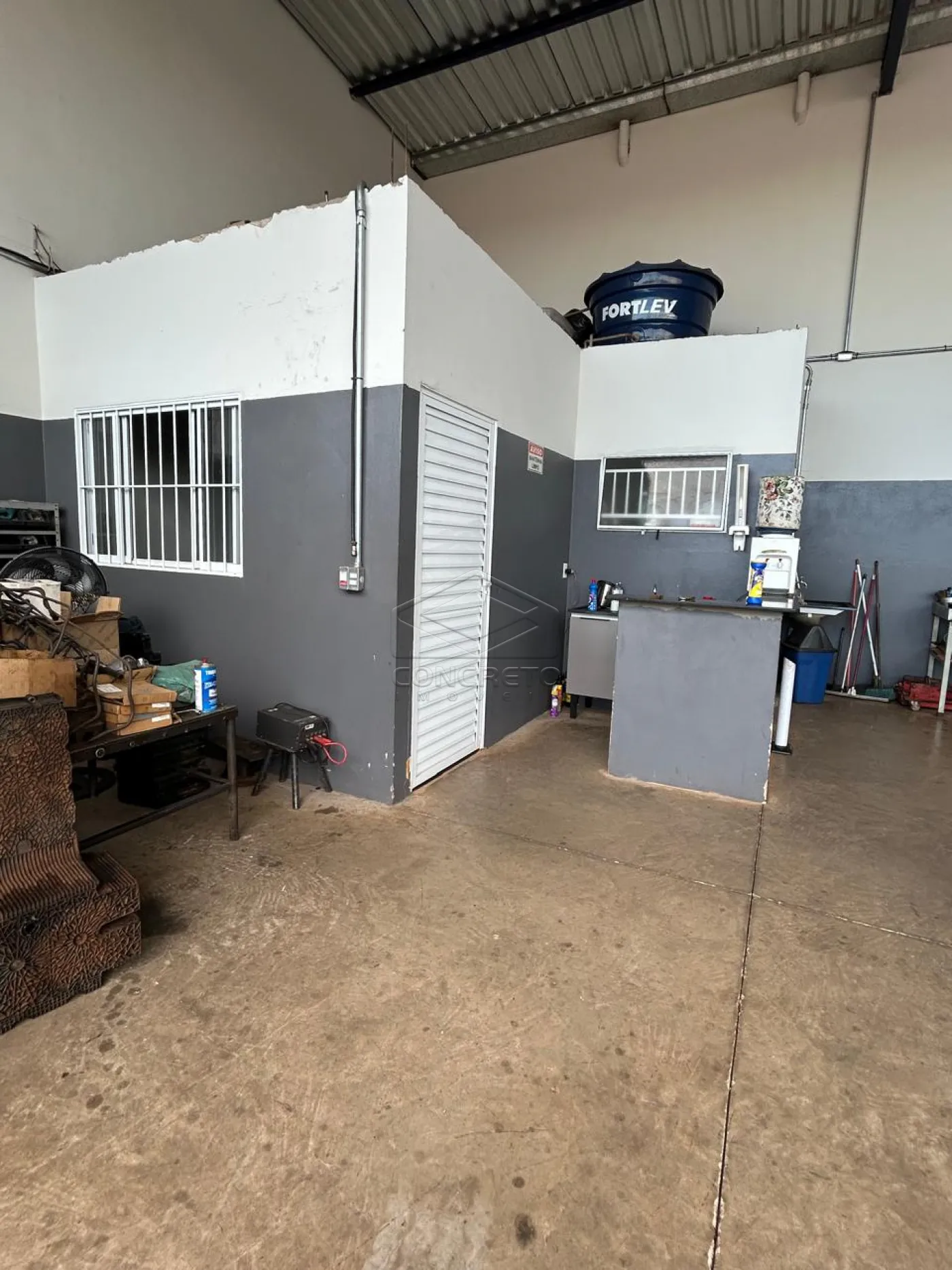 Alugar Comercial / Barrac&atilde;o em Len&ccedil;&oacute;is Paulista R$ 6.500,00 - Foto 1