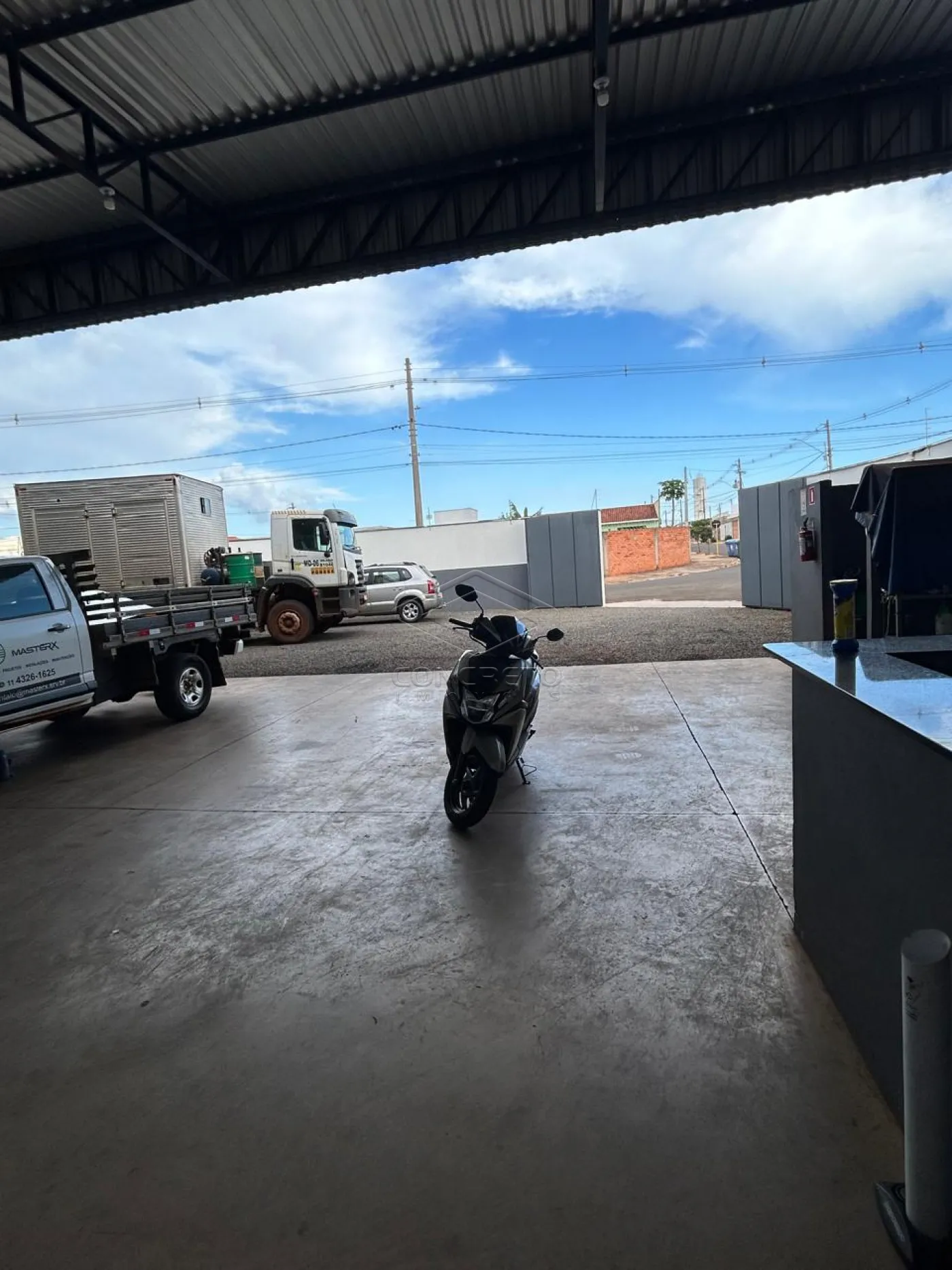 Alugar Comercial / Barrac&atilde;o em Len&ccedil;&oacute;is Paulista R$ 6.500,00 - Foto 2