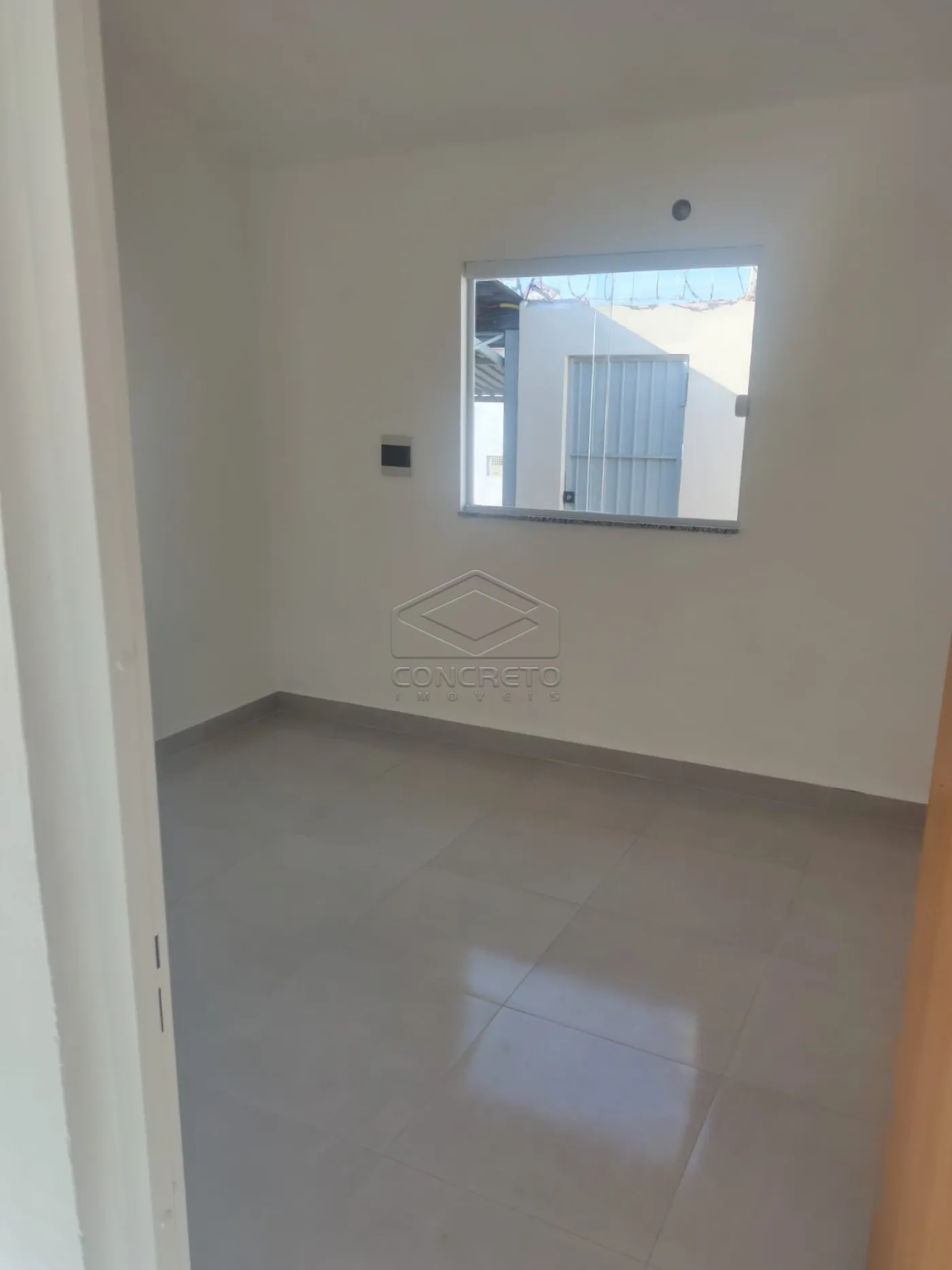 Alugar Casa / Padr&atilde;o em Len&ccedil;&oacute;is Paulista R$ 1.500,00 - Foto 2
