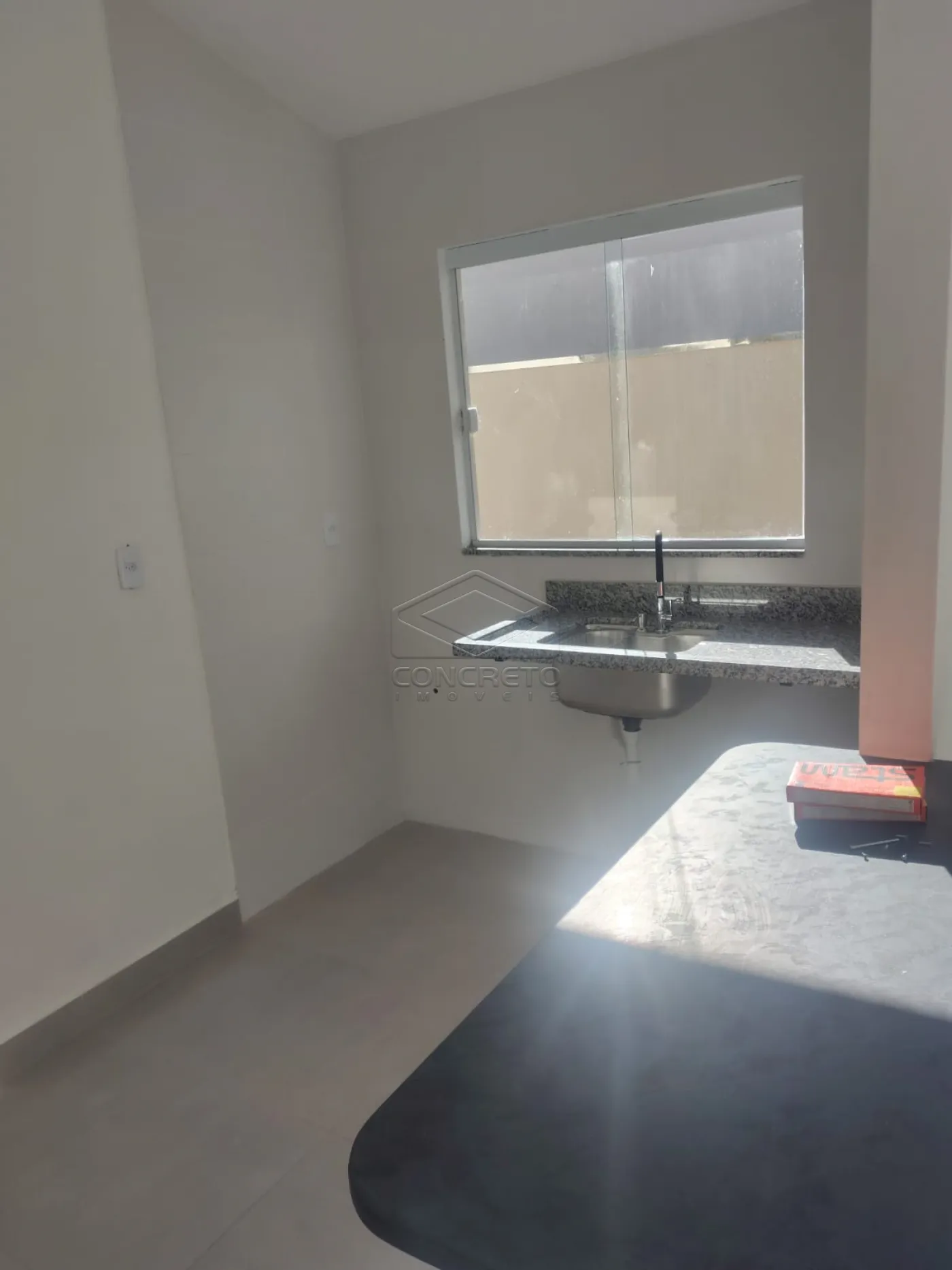 Alugar Casa / Padr&atilde;o em Len&ccedil;&oacute;is Paulista R$ 1.500,00 - Foto 3