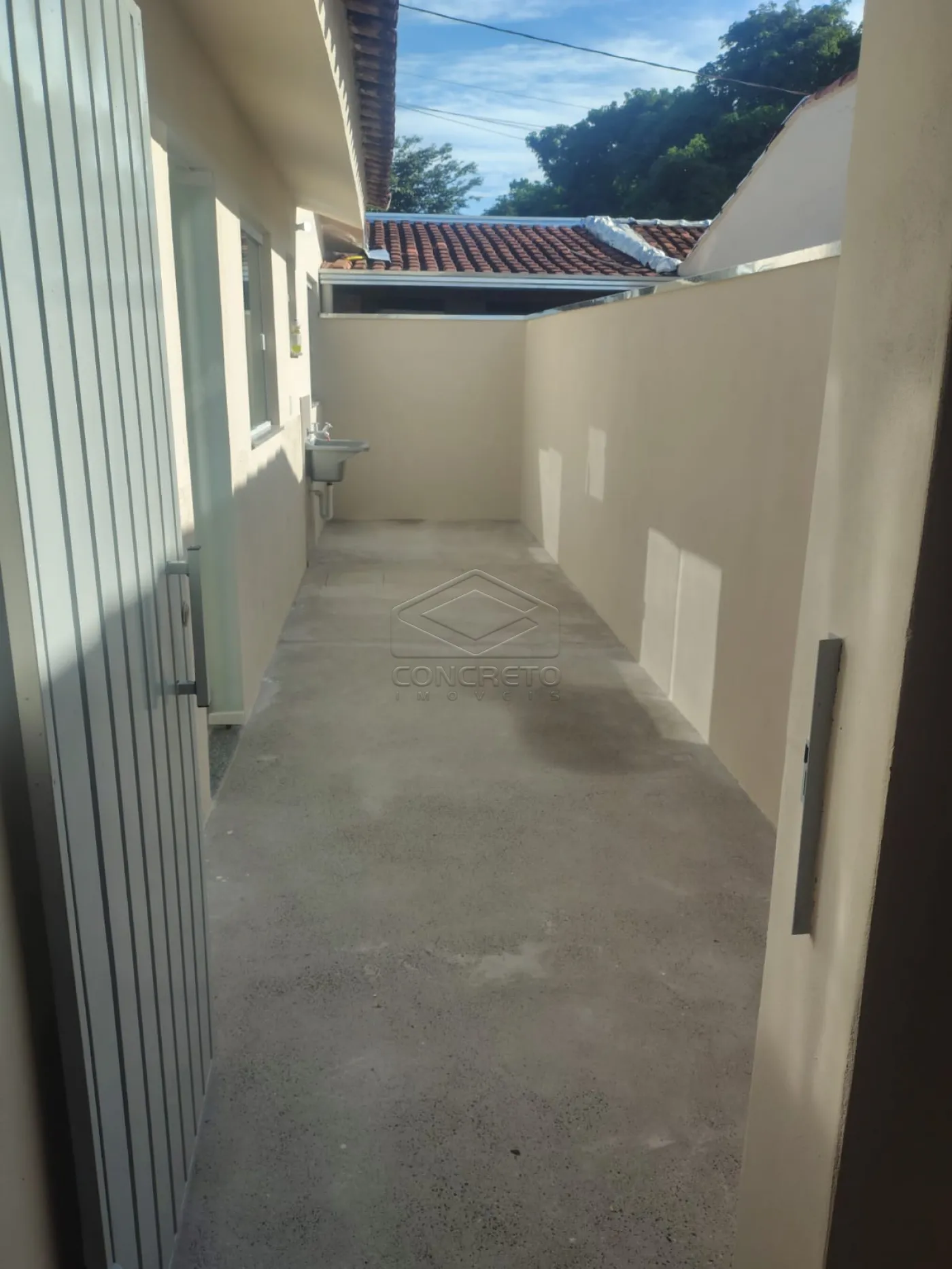 Alugar Casa / Padr&atilde;o em Len&ccedil;&oacute;is Paulista R$ 1.500,00 - Foto 8