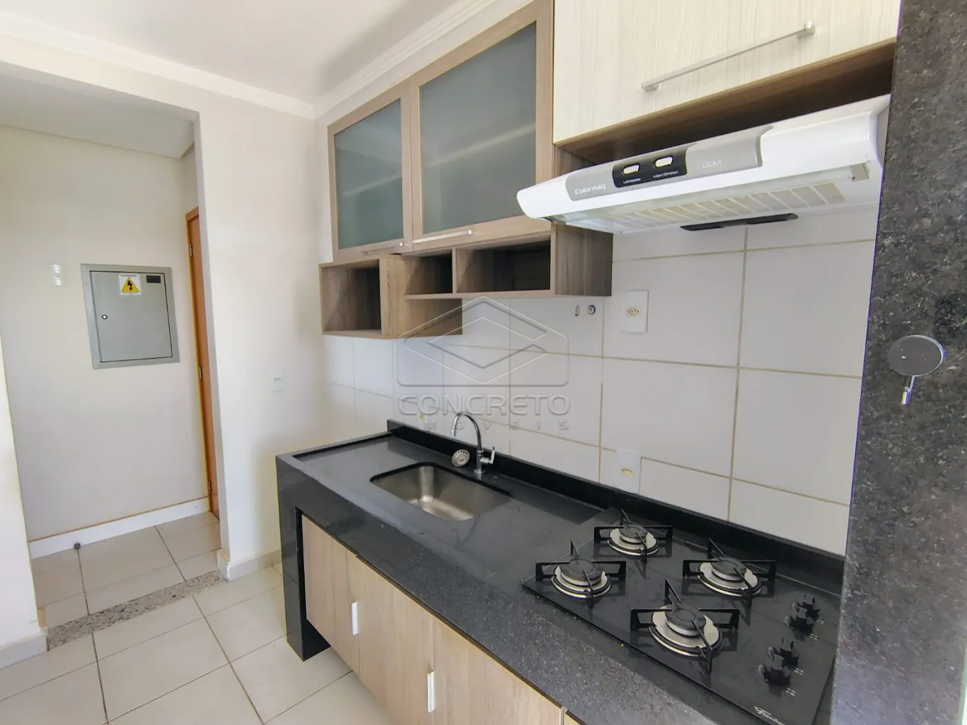 Alugar Apartamento / Padr&atilde;o em Len&ccedil;&oacute;is Paulista R$ 1.800,00 - Foto 1
