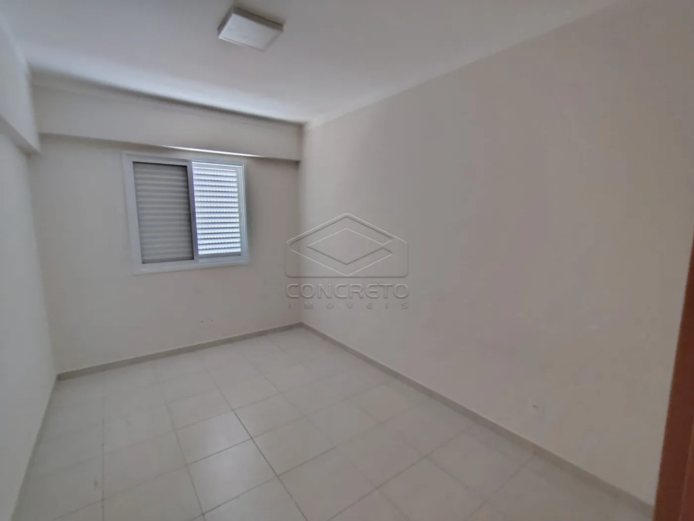 Alugar Apartamento / Padr&atilde;o em Len&ccedil;&oacute;is Paulista R$ 1.800,00 - Foto 3