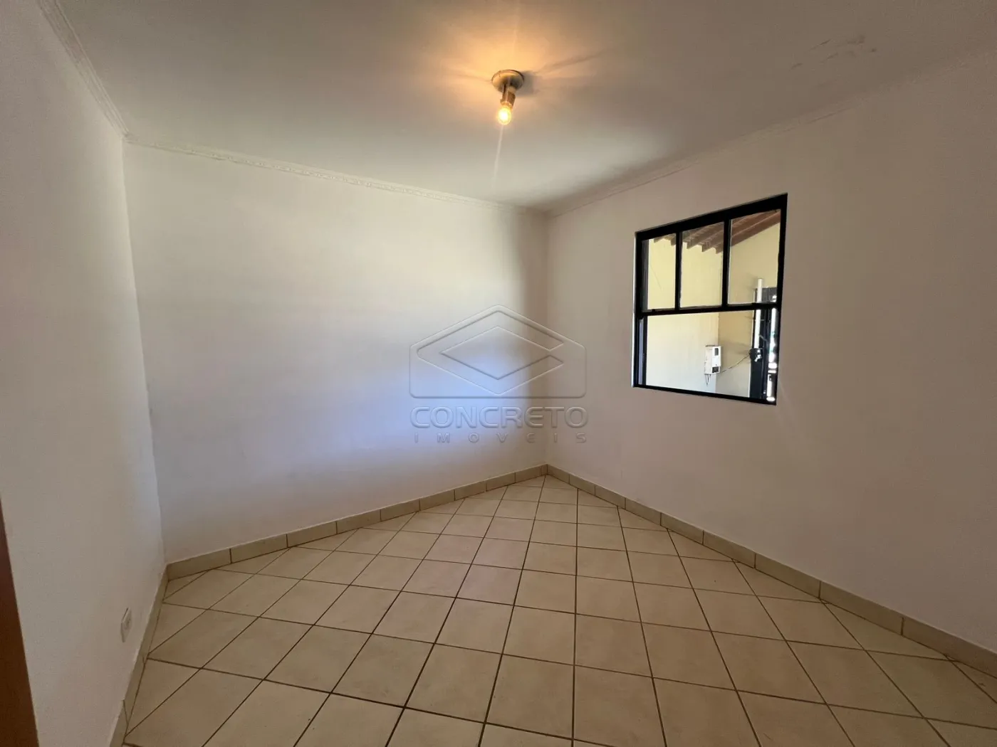 Comprar Casa / Padr&atilde;o em Len&ccedil;&oacute;is Paulista R$ 270.000,00 - Foto 2