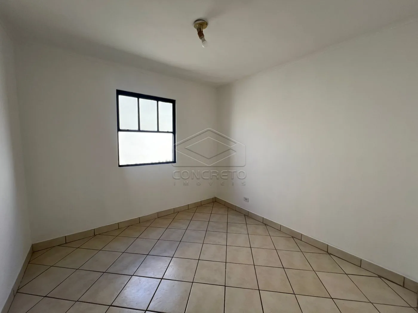 Comprar Casa / Padr&atilde;o em Len&ccedil;&oacute;is Paulista R$ 270.000,00 - Foto 3