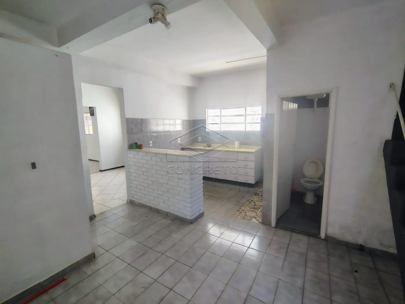 Alugar Casa / Resid&ecirc;ncia em Len&ccedil;&oacute;is Paulista R$ 1.700,00 - Foto 2