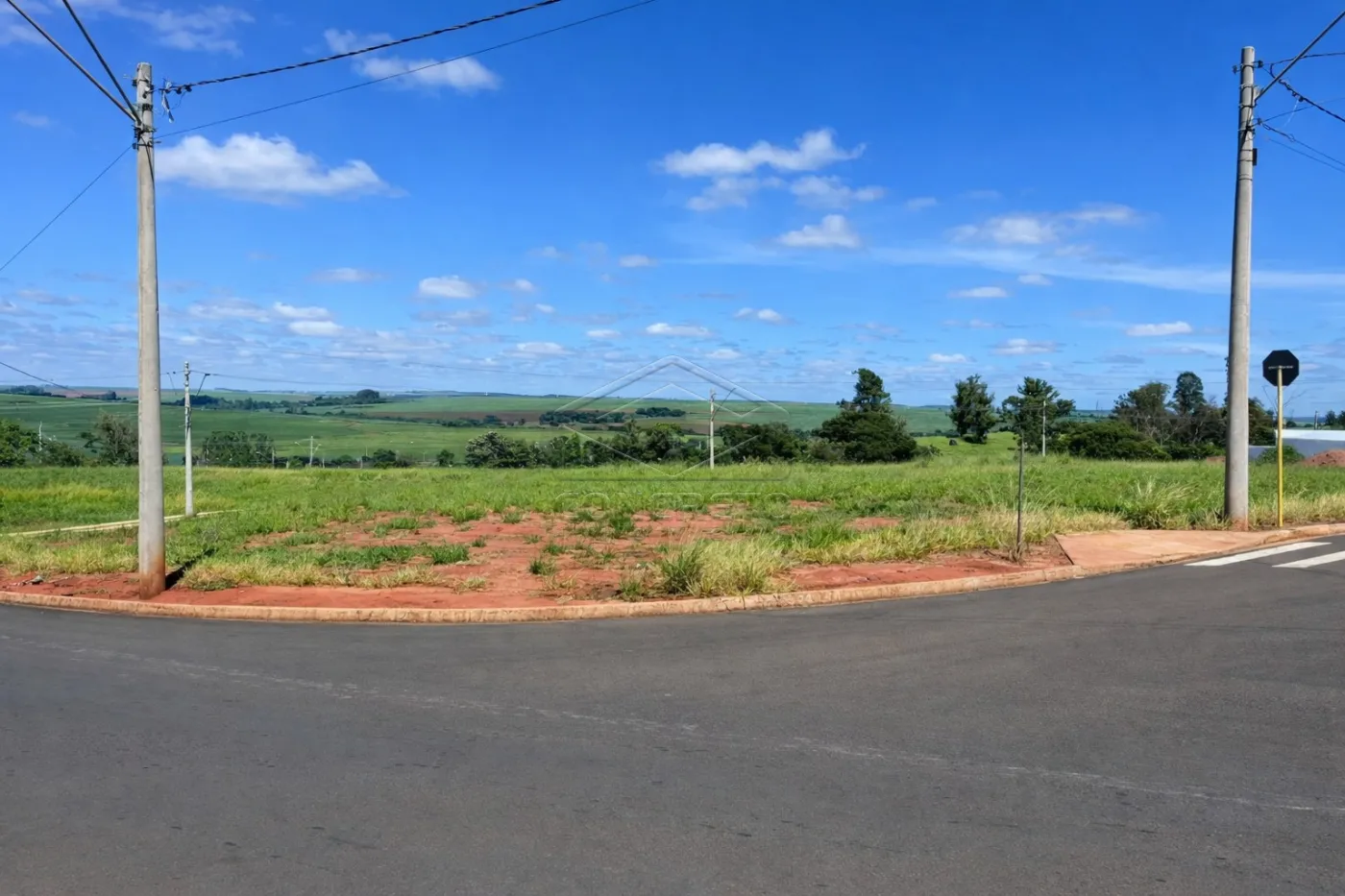 Comprar Terreno / Padr&atilde;o em Len&ccedil;&oacute;is Paulista R$ 100.000,00 - Foto 1