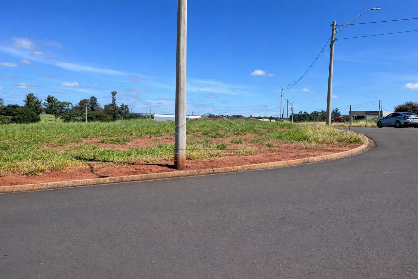 Comprar Terreno / Padr&atilde;o em Len&ccedil;&oacute;is Paulista R$ 100.000,00 - Foto 2
