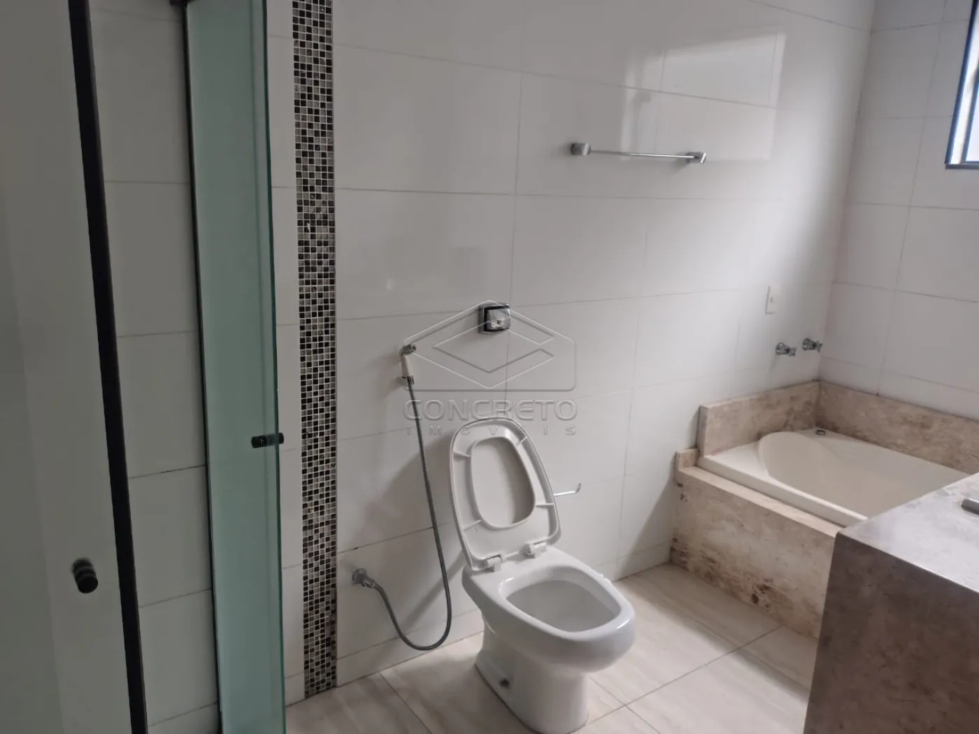 Alugar Casa / Padr&atilde;o em Len&ccedil;&oacute;is Paulista R$ 3.100,00 - Foto 15