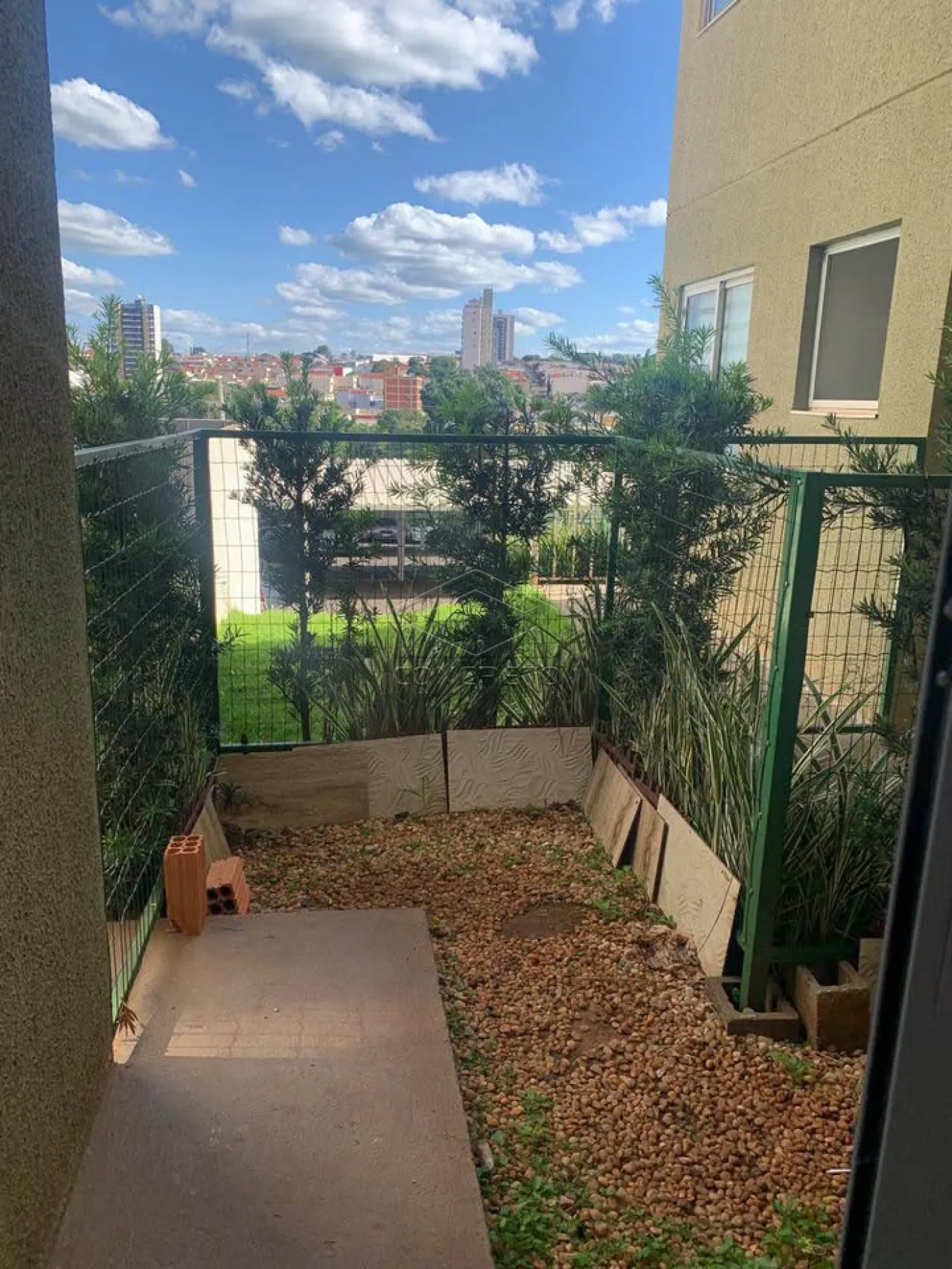 Alugar Apartamento / Padr&atilde;o em Len&ccedil;&oacute;is Paulista R$ 1.500,00 - Foto 9