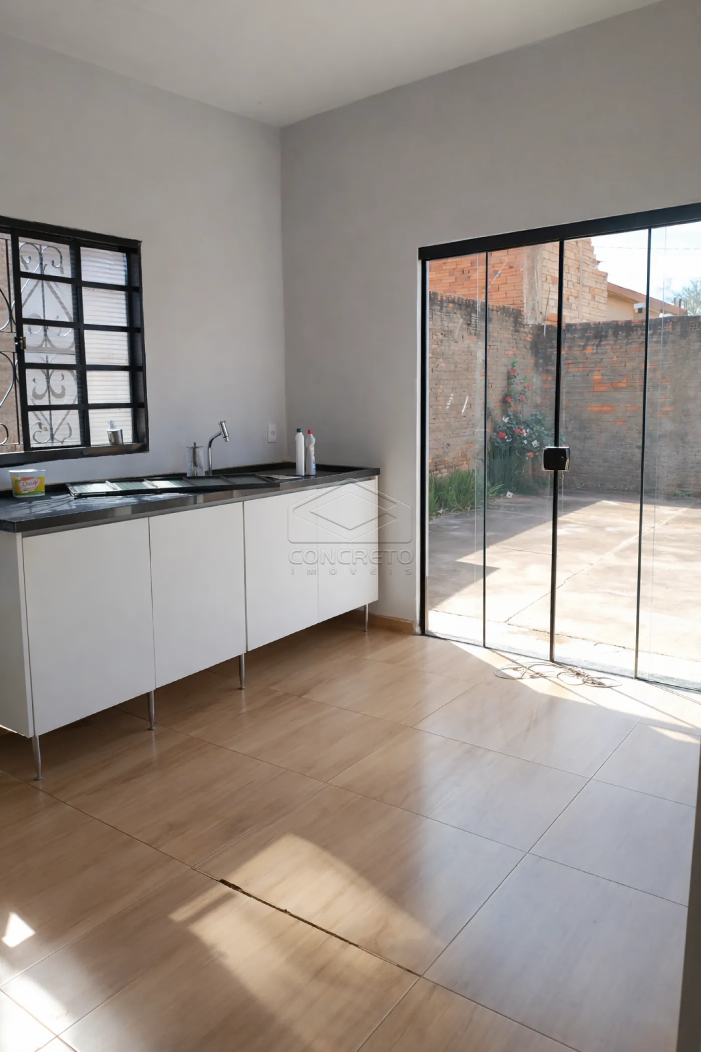 Comprar Casa / Padr&atilde;o em Len&ccedil;&oacute;is Paulista R$ 265.000,00 - Foto 5