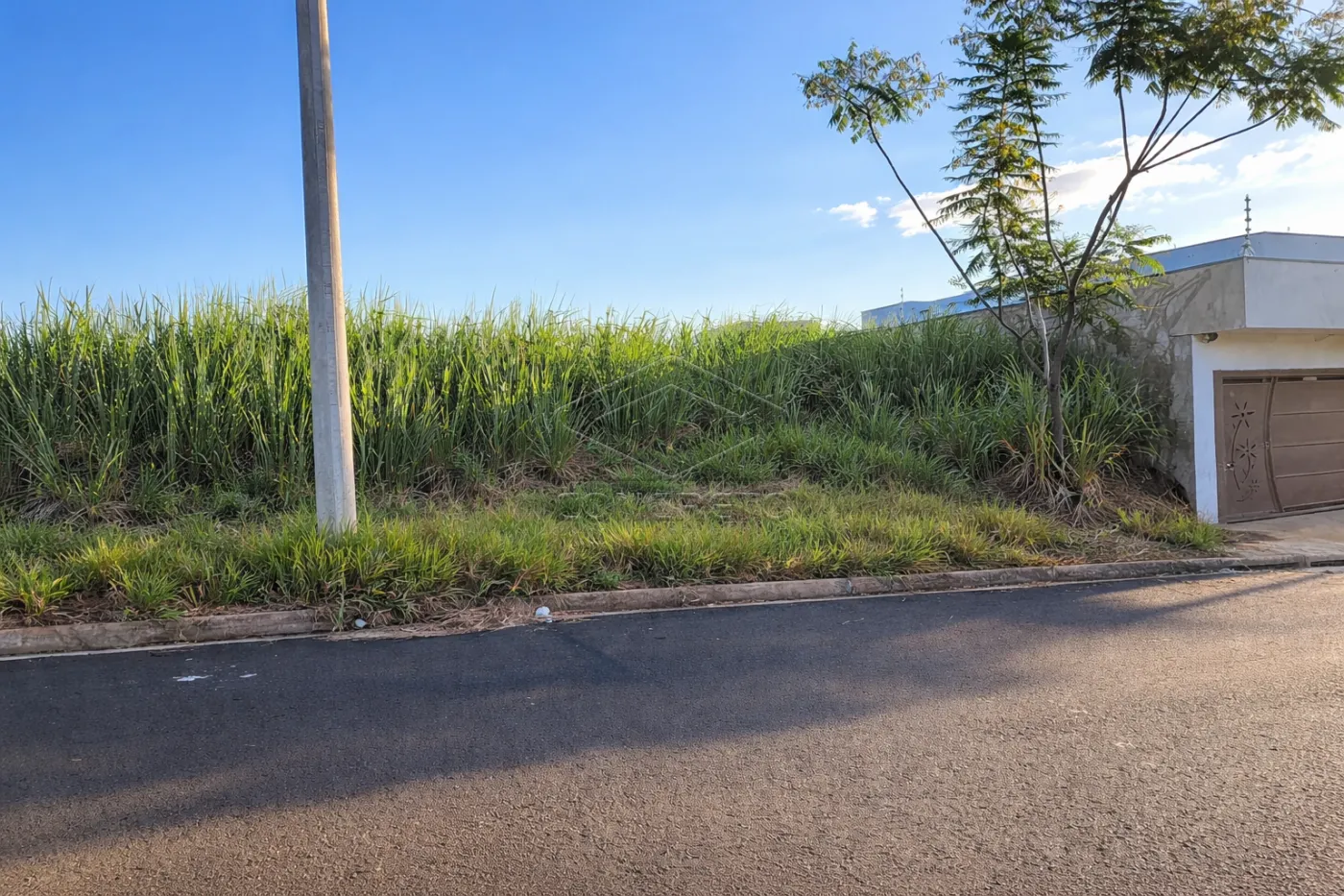 Comprar Terreno / Padr&atilde;o em Len&ccedil;&oacute;is Paulista R$ 210.000,00 - Foto 3