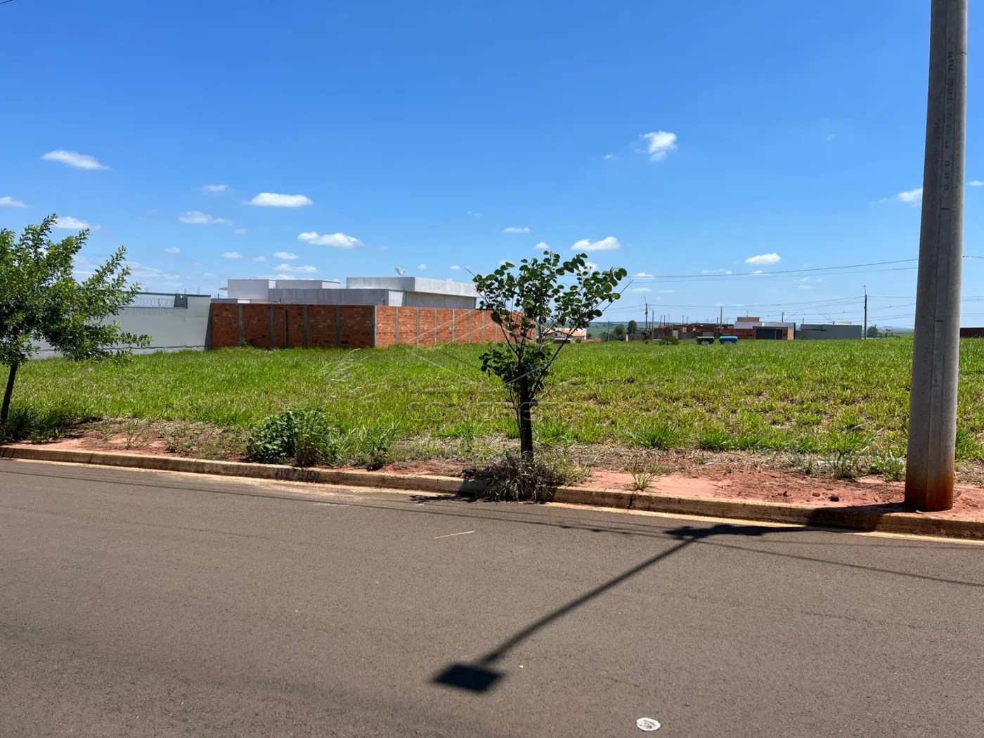 Comprar Terreno / Padr&atilde;o em Len&ccedil;&oacute;is Paulista R$ 159.000,00 - Foto 3