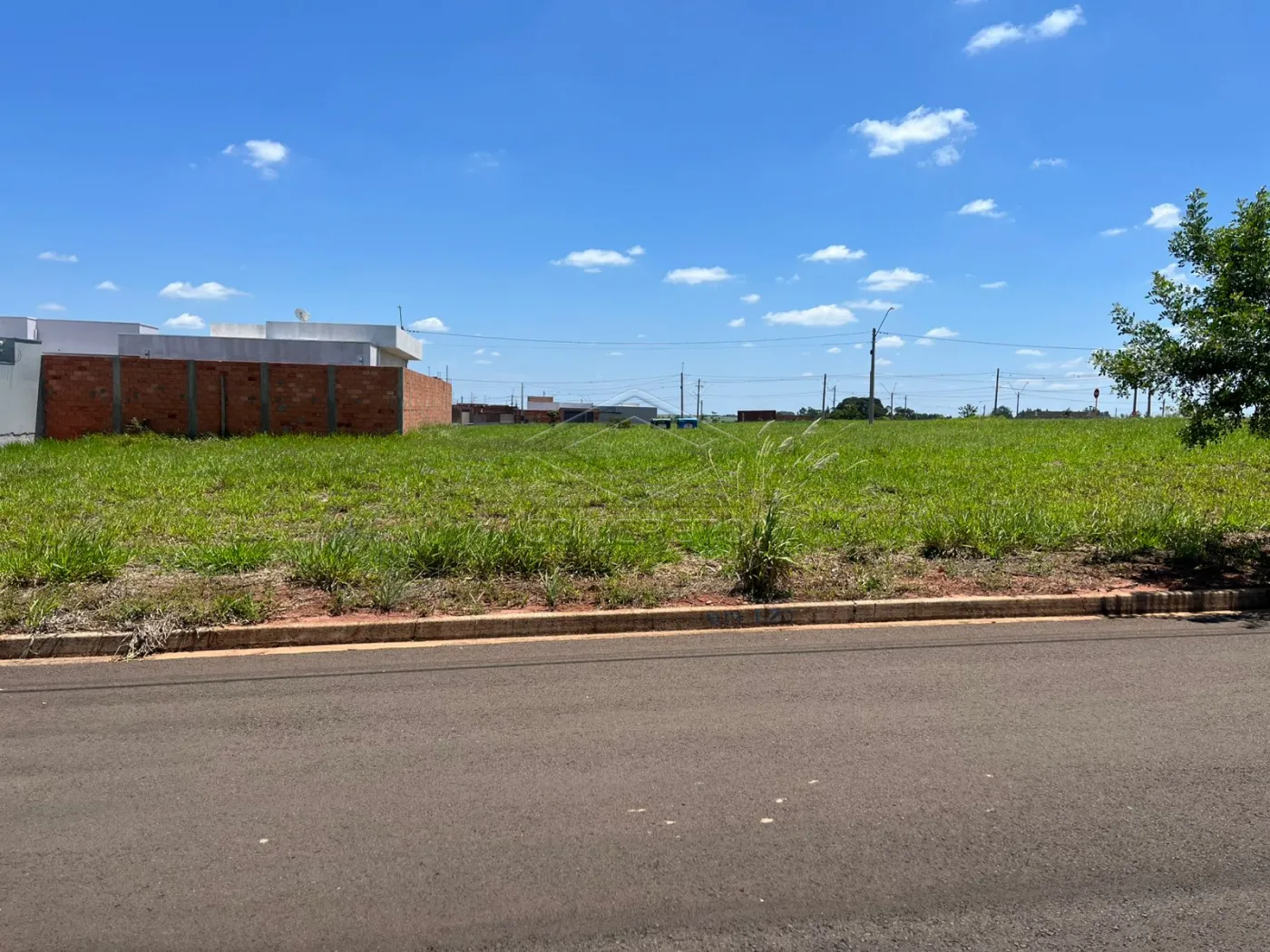 Comprar Terreno / Padr&atilde;o em Len&ccedil;&oacute;is Paulista R$ 159.000,00 - Foto 1