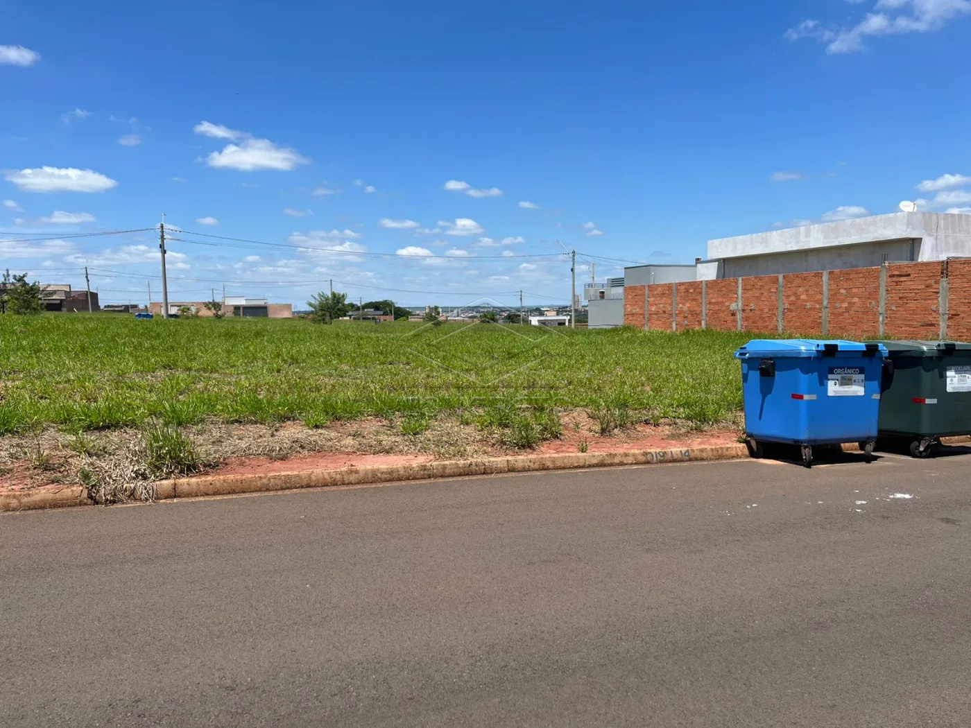 Comprar Terreno / Padr&atilde;o em Len&ccedil;&oacute;is Paulista R$ 159.000,00 - Foto 3