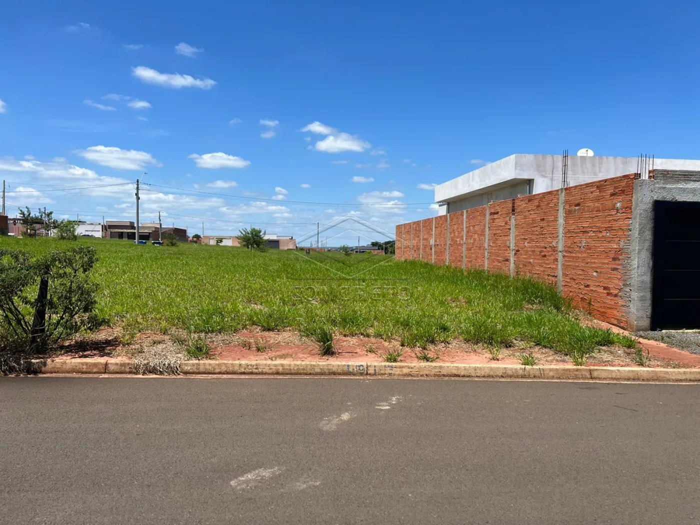 Comprar Terreno / Padr&atilde;o em Len&ccedil;&oacute;is Paulista R$ 159.000,00 - Foto 1