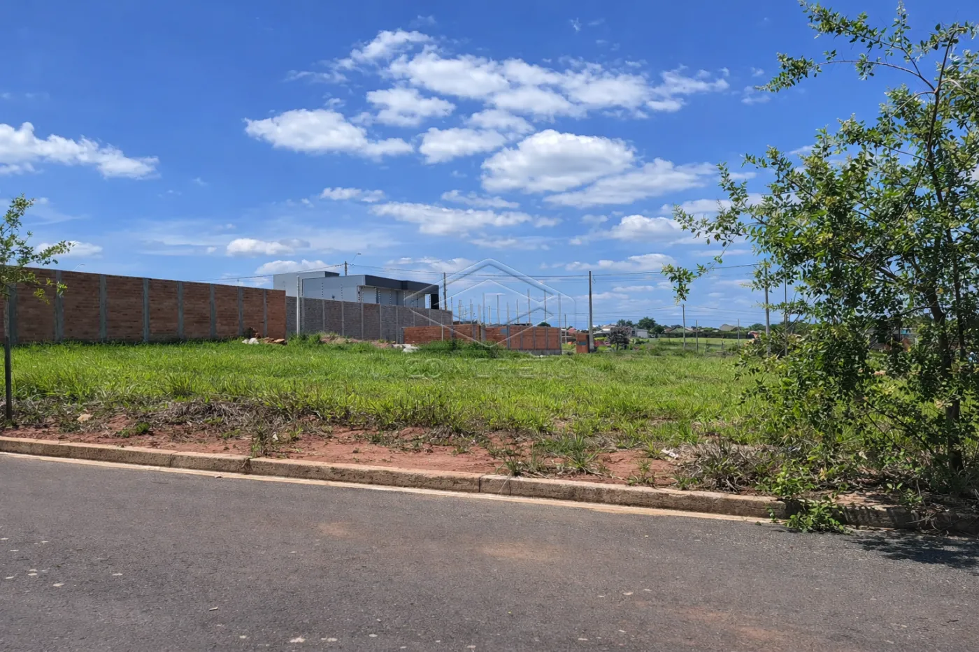 Comprar Terreno / Padr&atilde;o em Len&ccedil;&oacute;is Paulista R$ 159.000,00 - Foto 3