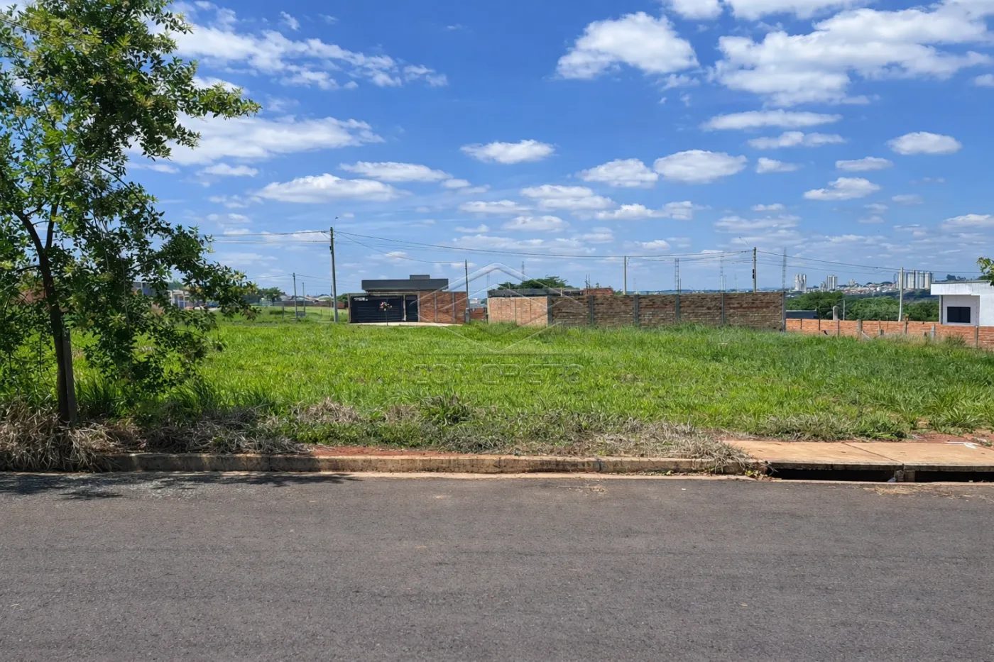 Comprar Terreno / Padr&atilde;o em Len&ccedil;&oacute;is Paulista R$ 159.000,00 - Foto 1