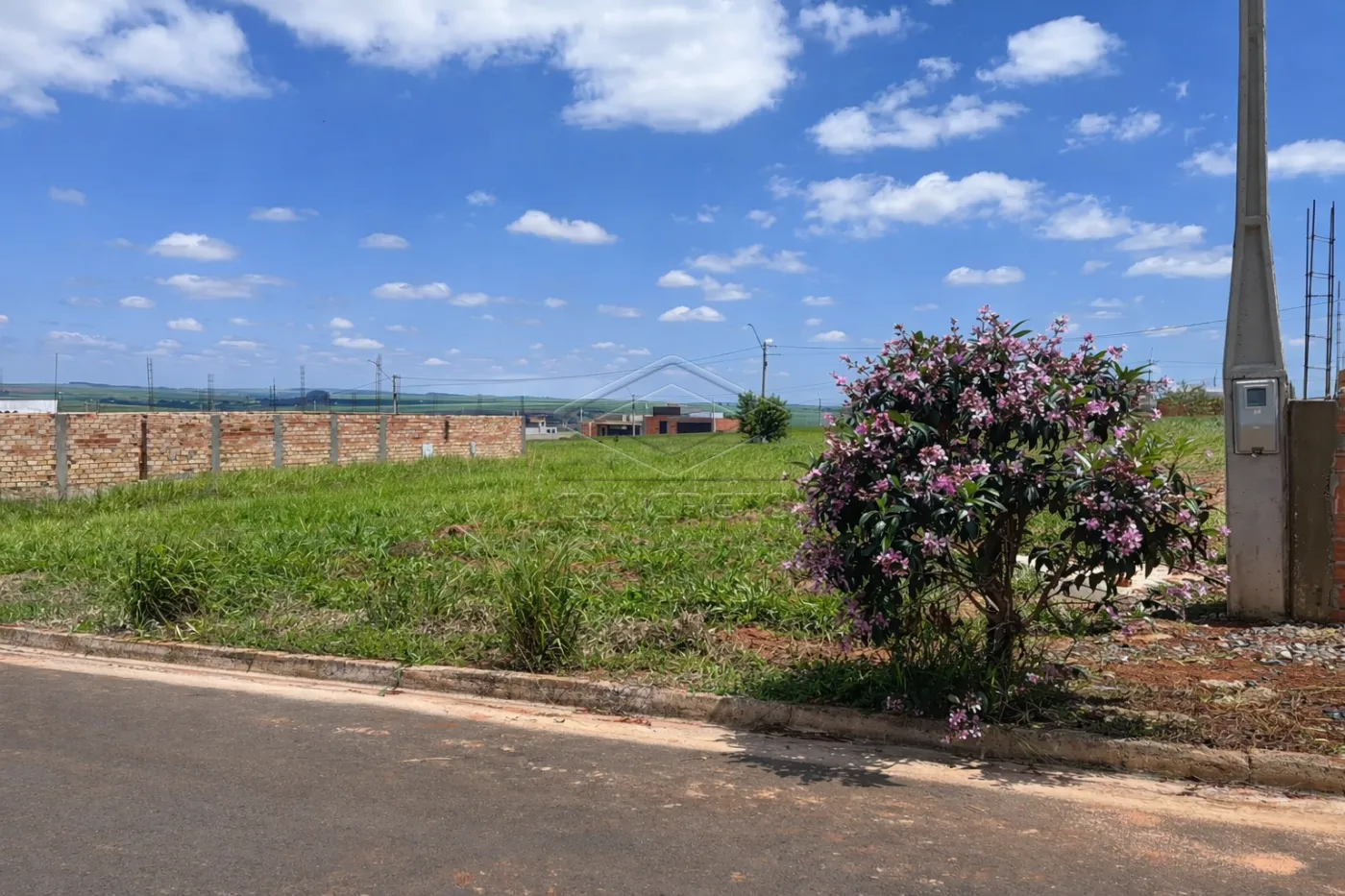 Comprar Terreno / Padr&atilde;o em Len&ccedil;&oacute;is Paulista R$ 159.000,00 - Foto 2