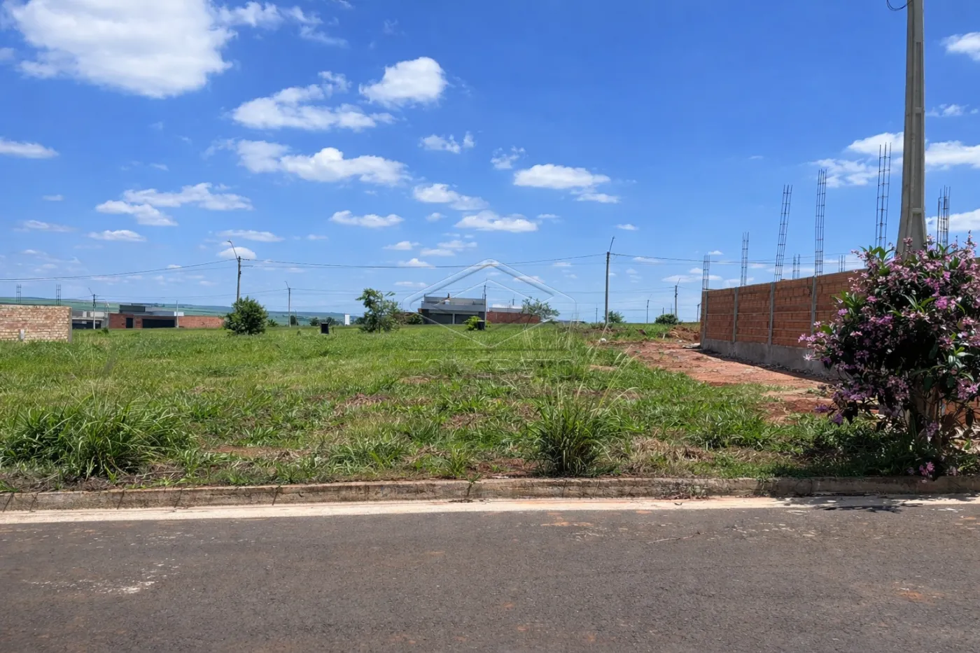 Comprar Terreno / Padr&atilde;o em Len&ccedil;&oacute;is Paulista R$ 159.000,00 - Foto 1