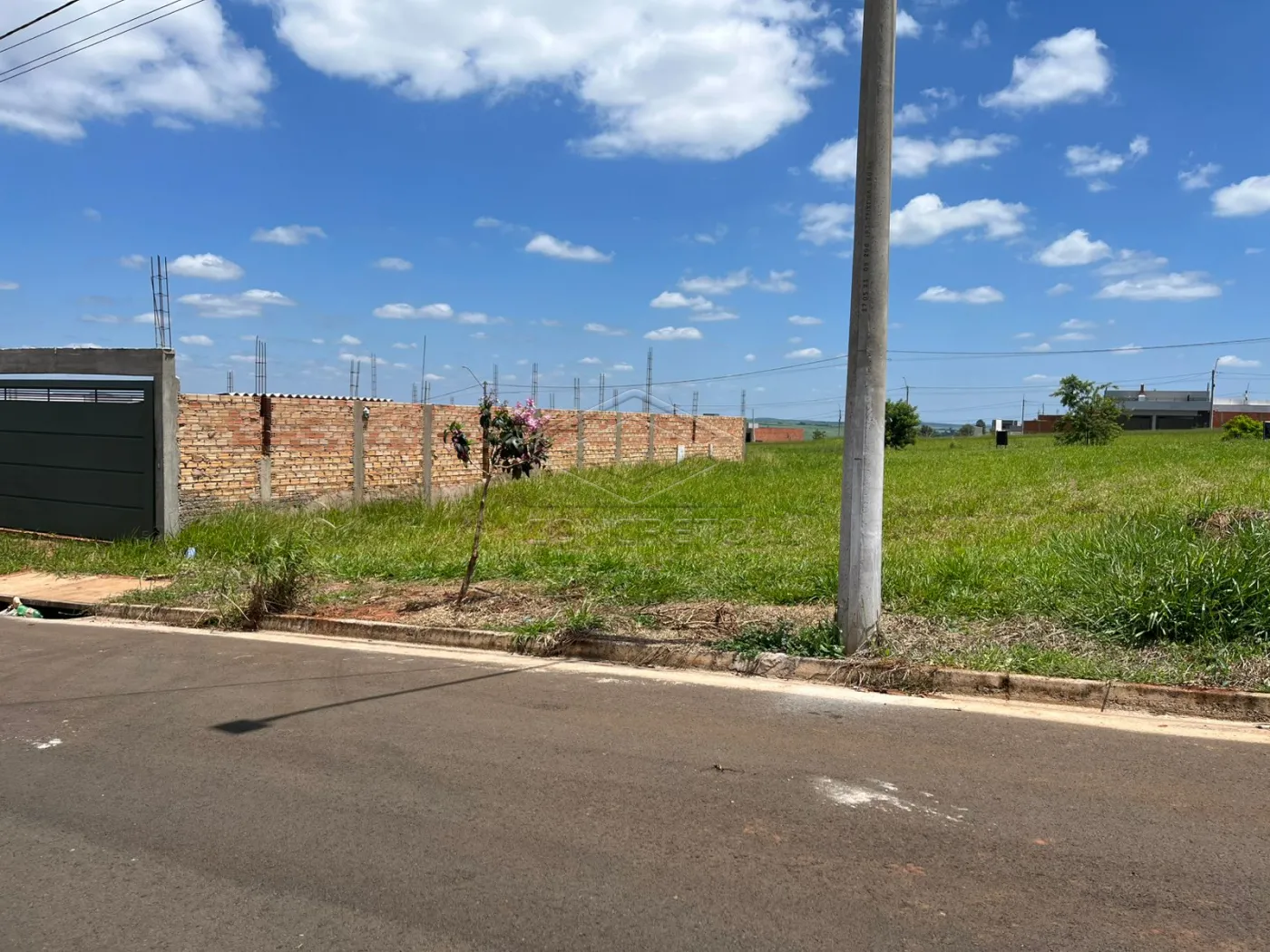 Comprar Terreno / Padr&atilde;o em Len&ccedil;&oacute;is Paulista R$ 159.000,00 - Foto 2