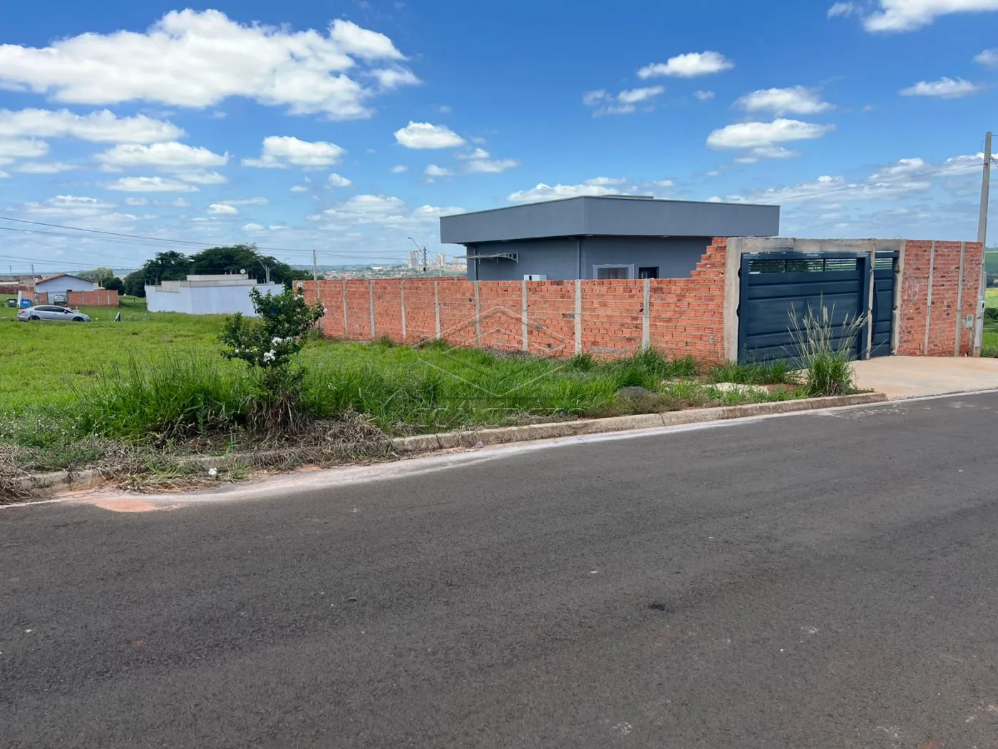 Comprar Terreno / Padr&atilde;o em Len&ccedil;&oacute;is Paulista R$ 159.000,00 - Foto 3